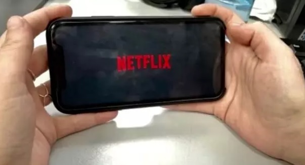 Logo Netflix pantalla mvil (archivo).