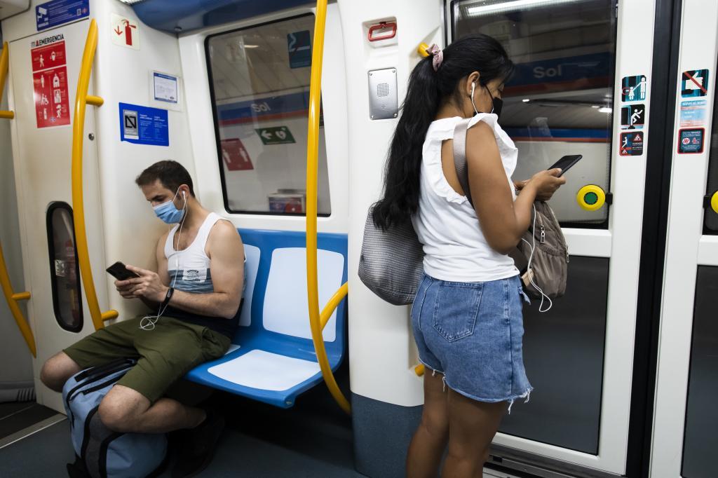Viajeros del metro de Madrid