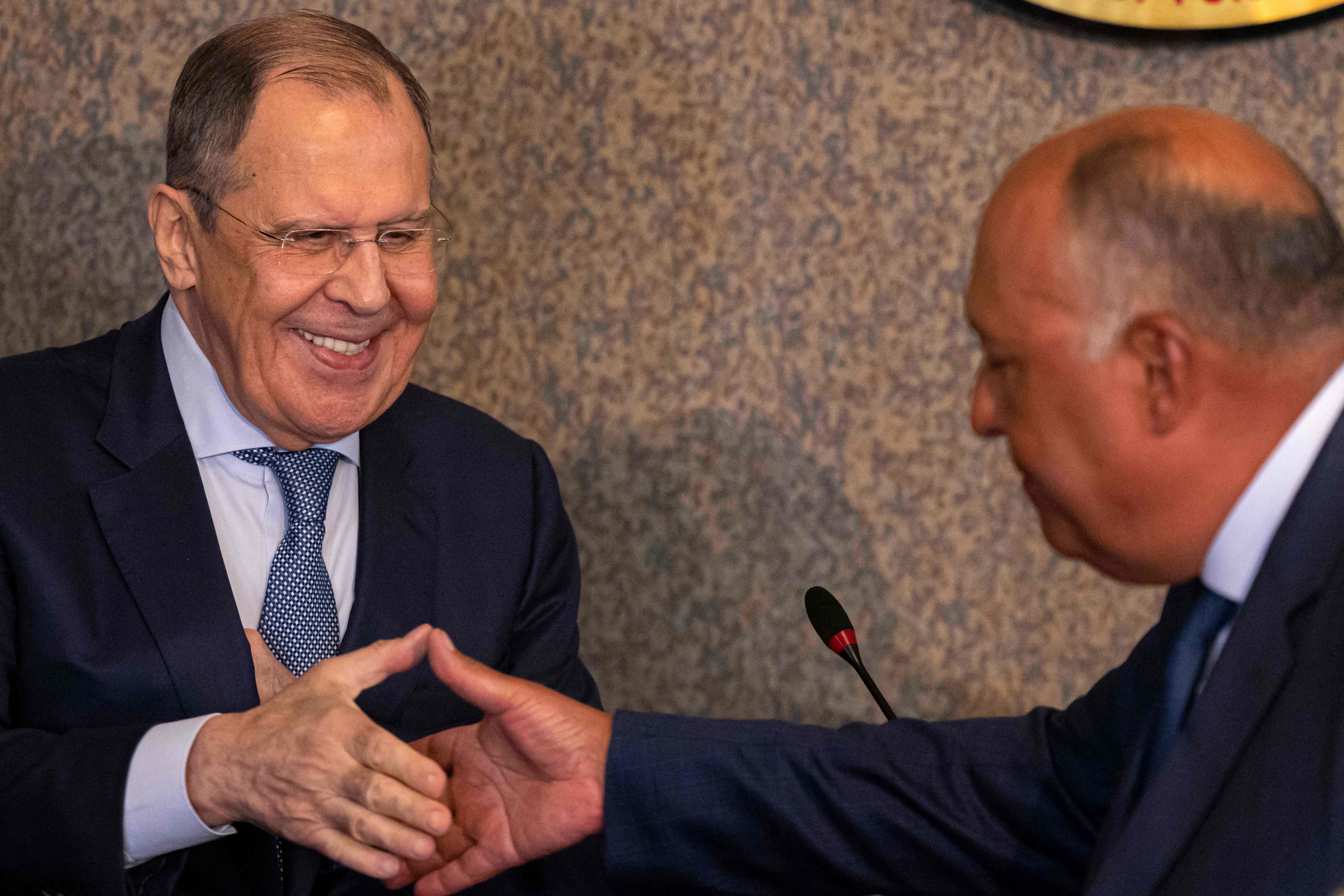Sergei Lavrov inicia una gira por países árabes en busca de apoyos: «Se ha levantado el bloqueo a los puertos ucranianos»