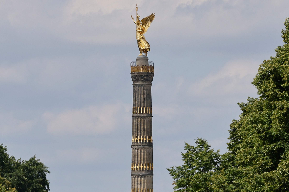 La Columna de la Victoria, uno de los monumentos que va a apagarse