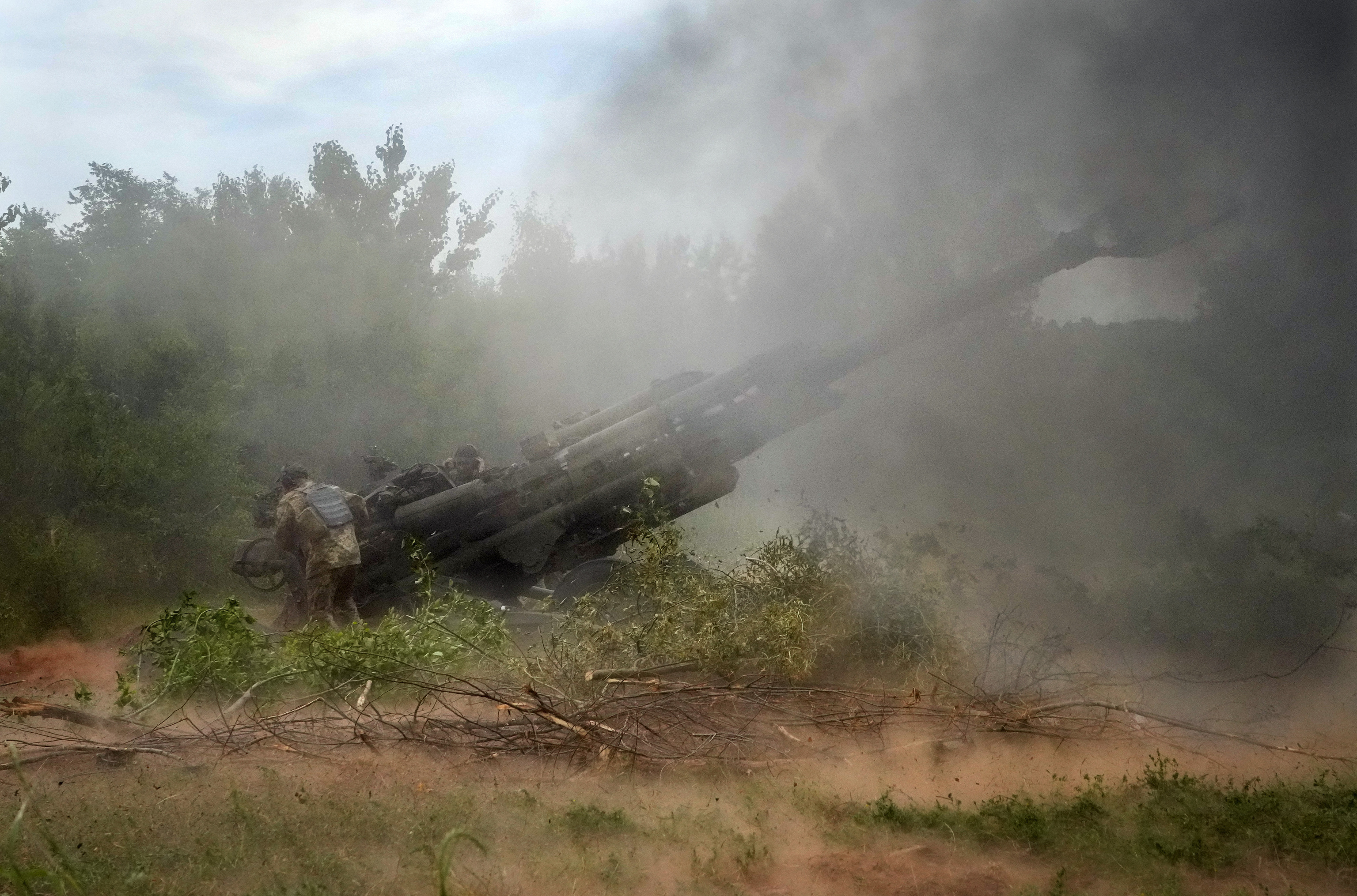 Rusia avanza en Donetsk y causa ocho muertos en un ataque contra una parada de autobús