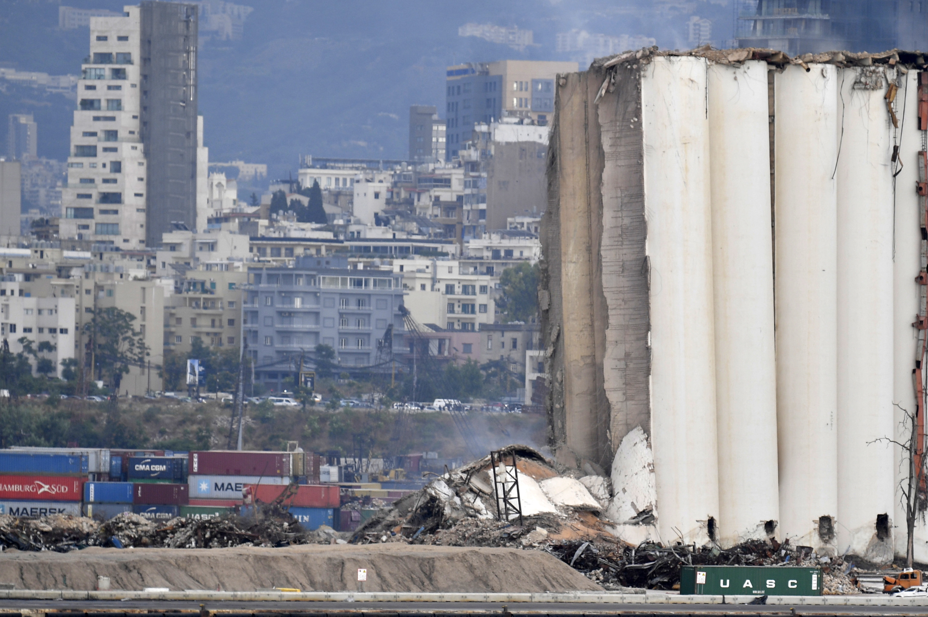 Silos del puerto de Beirut daados.