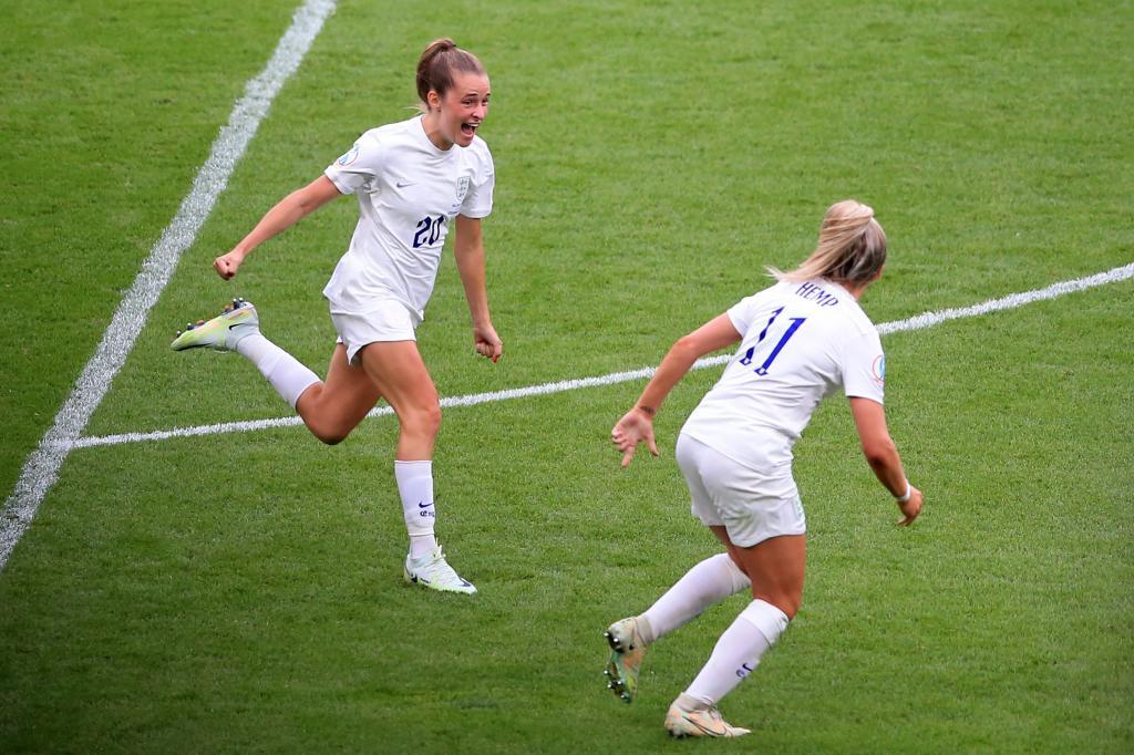 Las jugadoras de Inglaterra festejan un gol ante Alemania