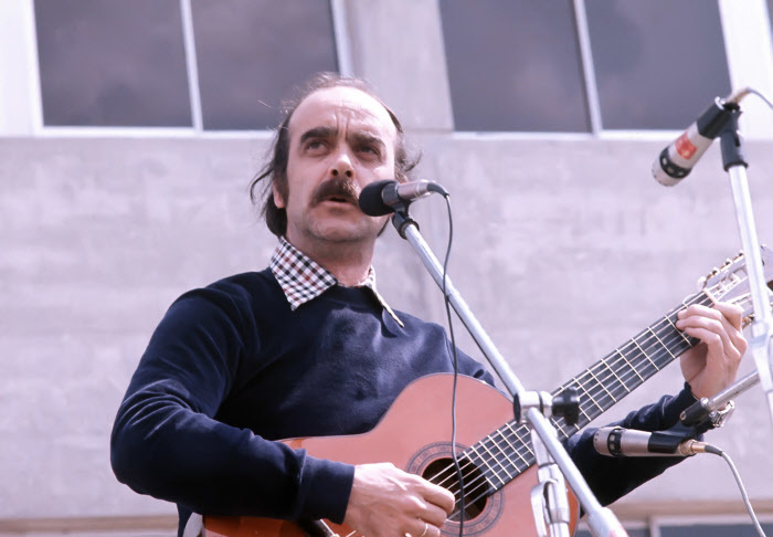 Jos Antonio Labordeta, en 1981.