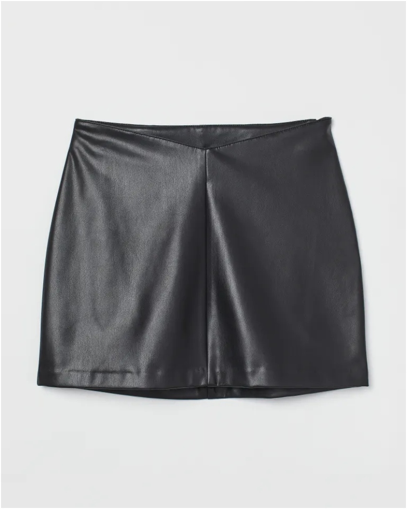 ALT: Minifalda efecto cuero en color negro de H&M