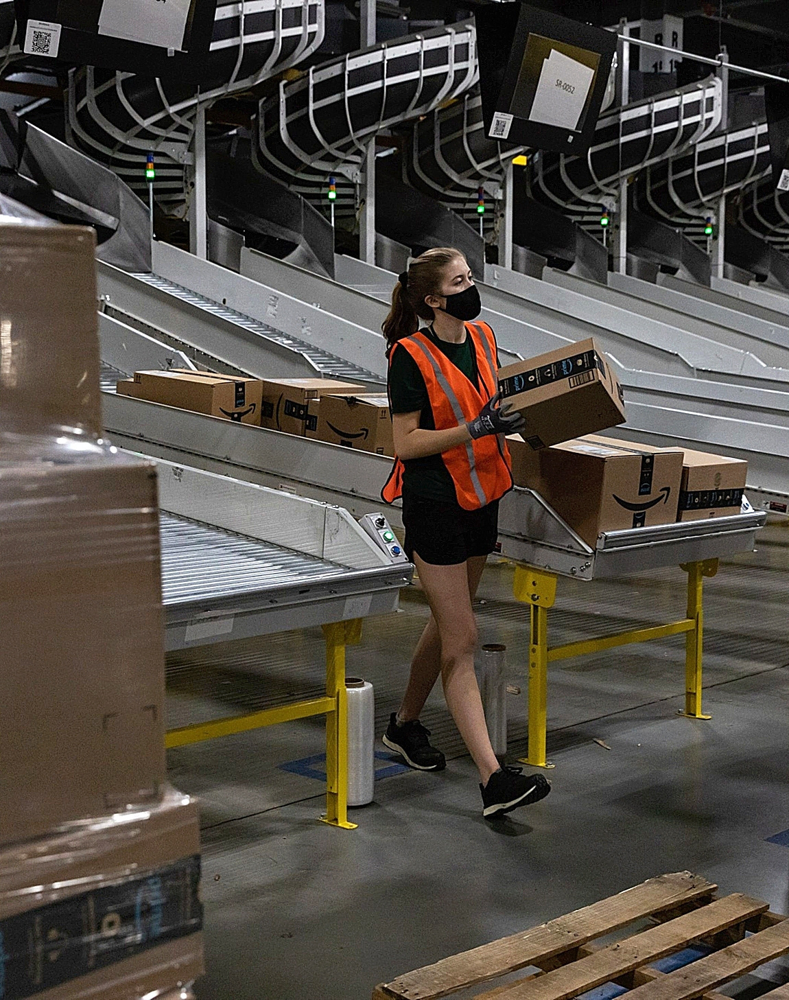 Choque laboral al otro lado de Silicon Valley: los almacenes de Amazon, sus condiciones y sus sindicatos