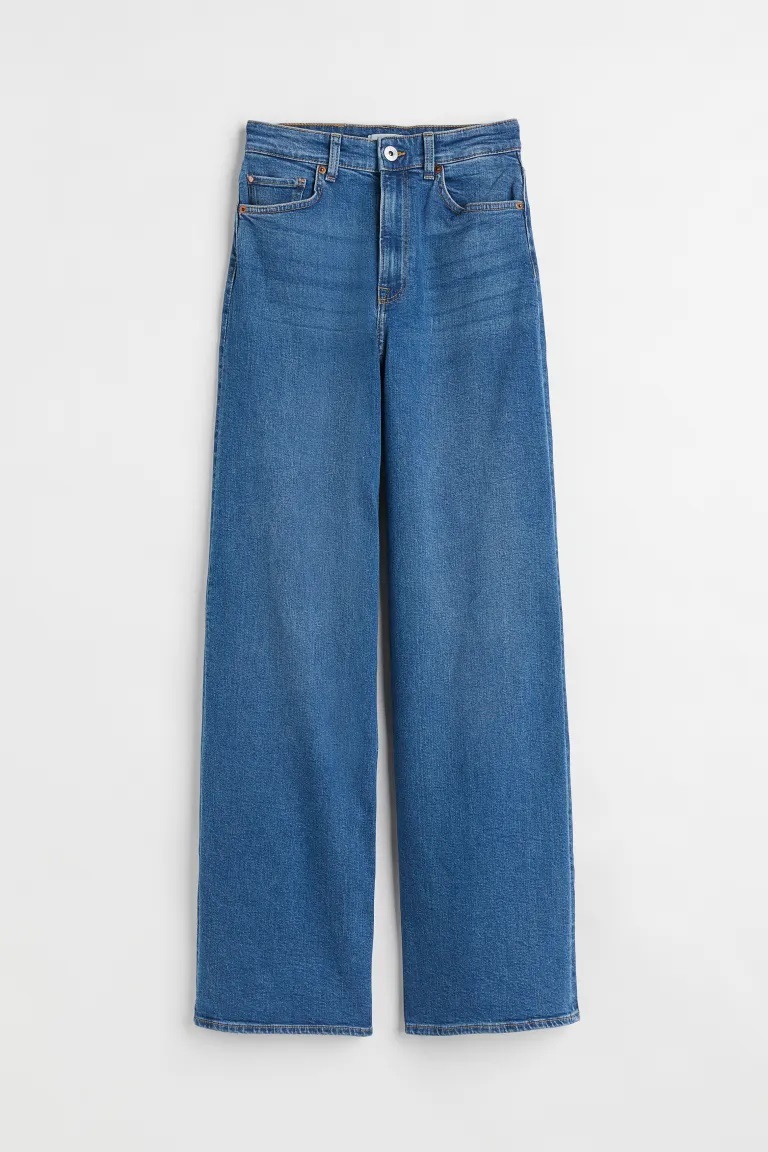 ALT: Pantalones vaqueros anchos de H&M.