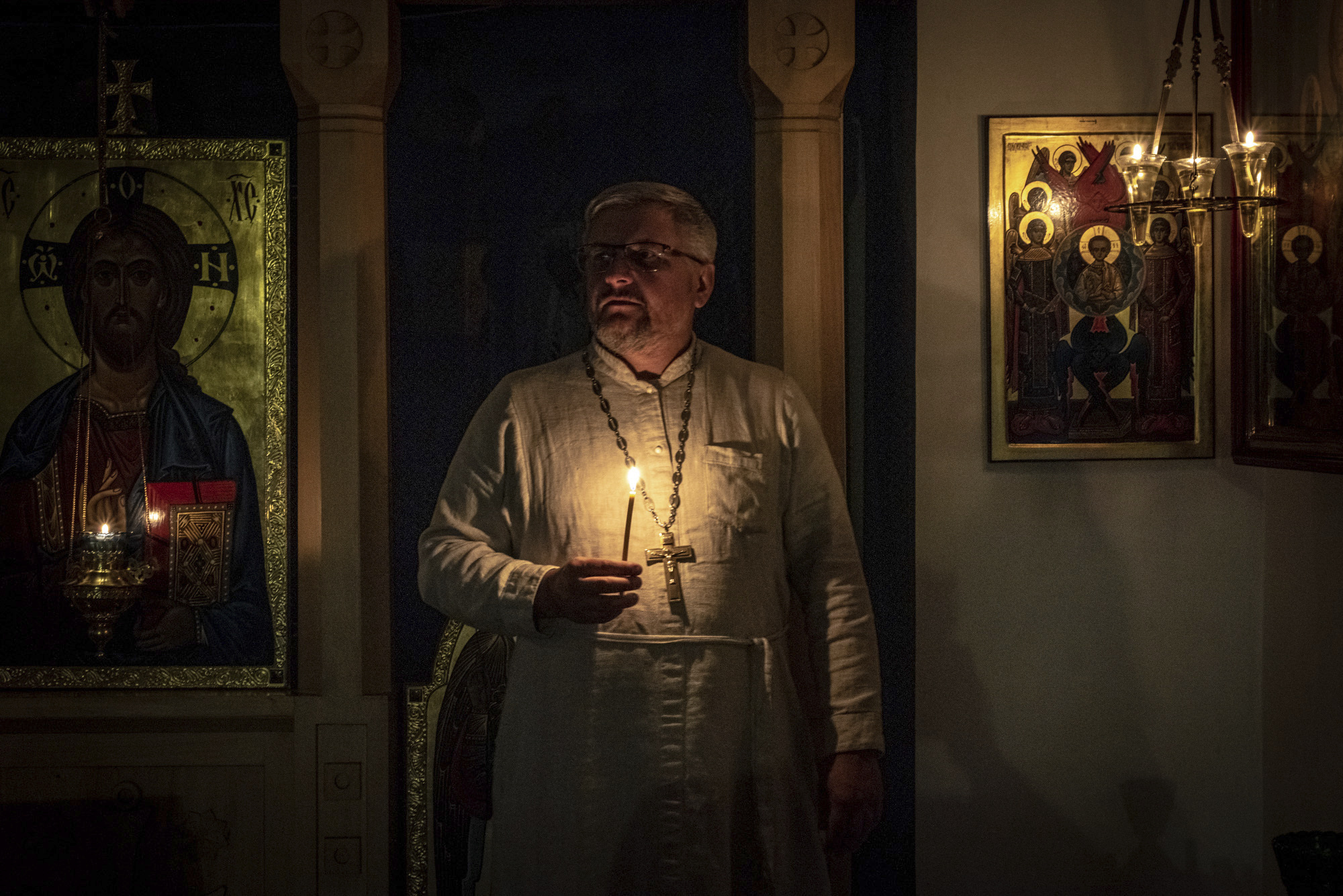 Andriy Pinchuk, sacerdote de la Iglesia Ortodoxa Ucraniana, Patriarcado de Moscú, en Dnipro.