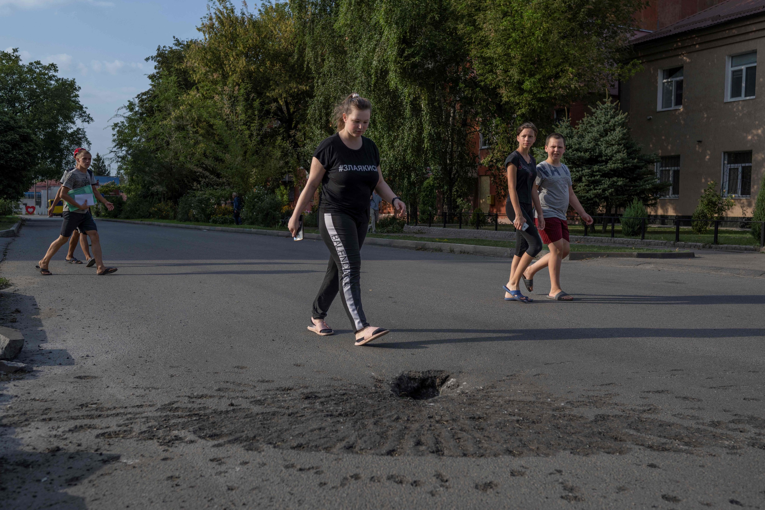 La angustia de los ucranianos que viven cerca de la central nuclear de Zaporiyia: «Tienes miedo de irte a dormir»