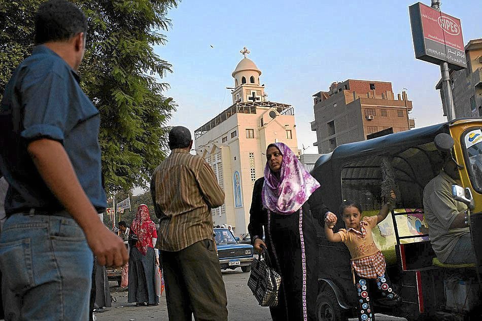 Al menos  41 muertos y 14 heridos en un incendio en una iglesia copta de El Cairo