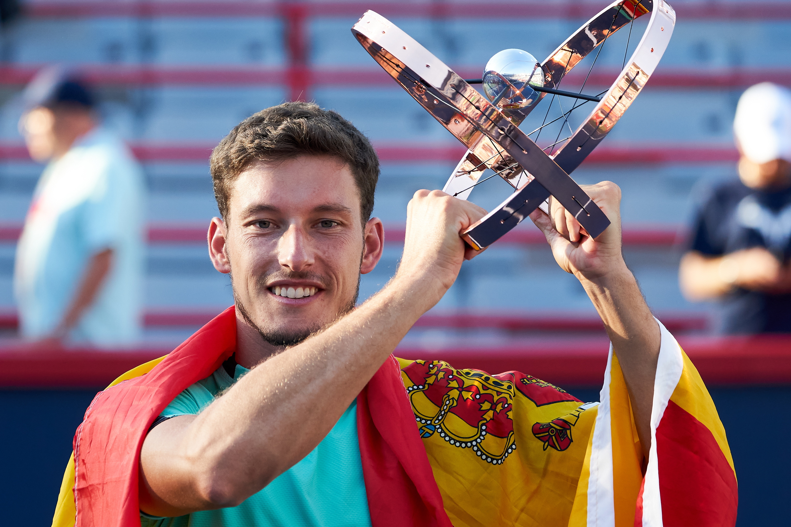 Montreal (Canada), 14/08/2022.- Pablo  lt;HIT gt;Carreno lt;/HIT gt; Busta of Spain, poses with the trophy after his victory against Hubert Hurkacz of Poland, during the men's finals of the ATP National Bank Open tennis tournament, in Montreal, Canada, 14 August 2022. (Tenis, Abierto, Polonia, España) EFE/EPA/ANDRE PICHETTE