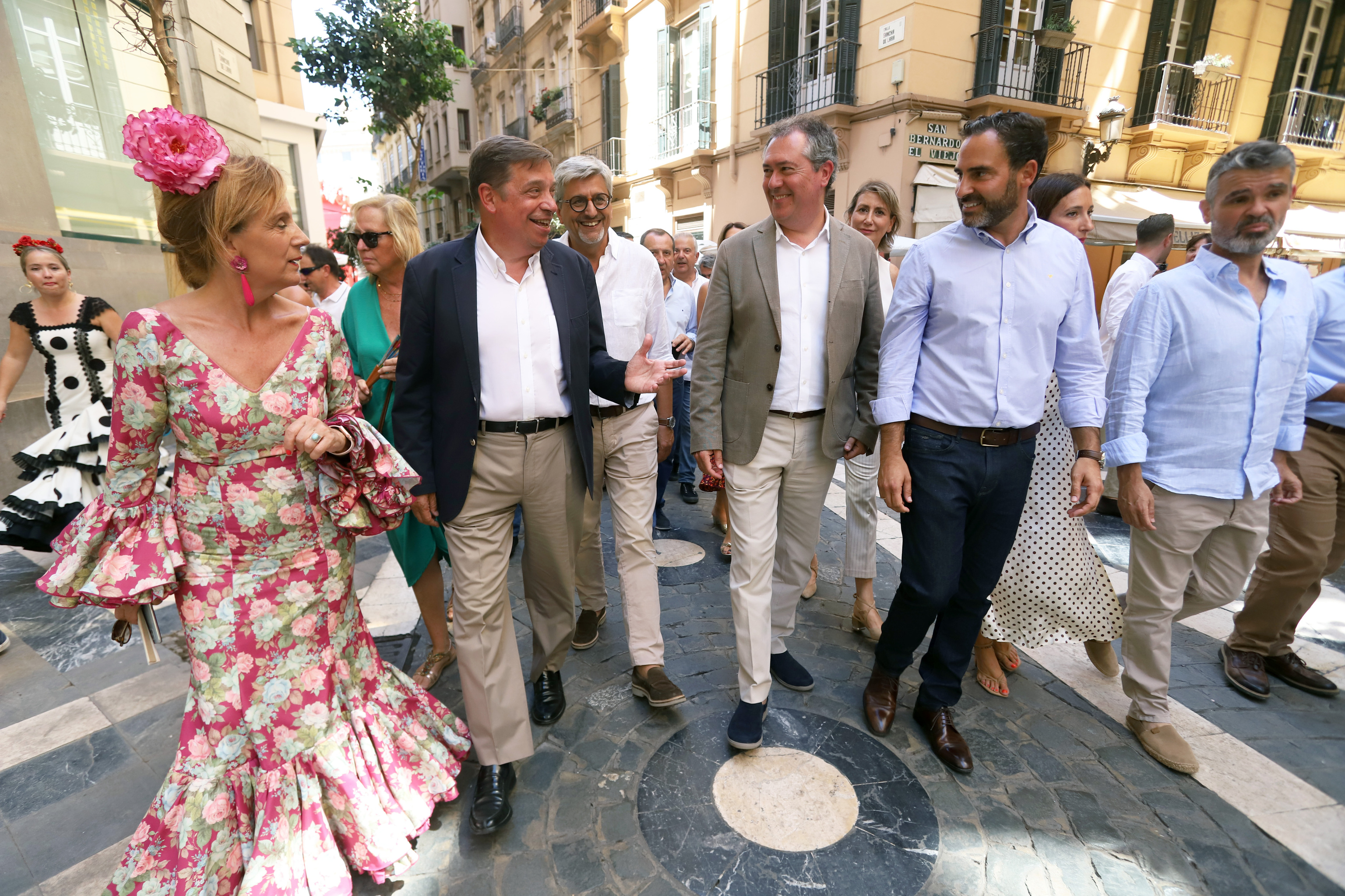 El ministro Planas visita, este martes, la Feria de Málaga, junto a Juan Espadas y el secretario provincial del PSOE de Málaga, Daniel Pérez.