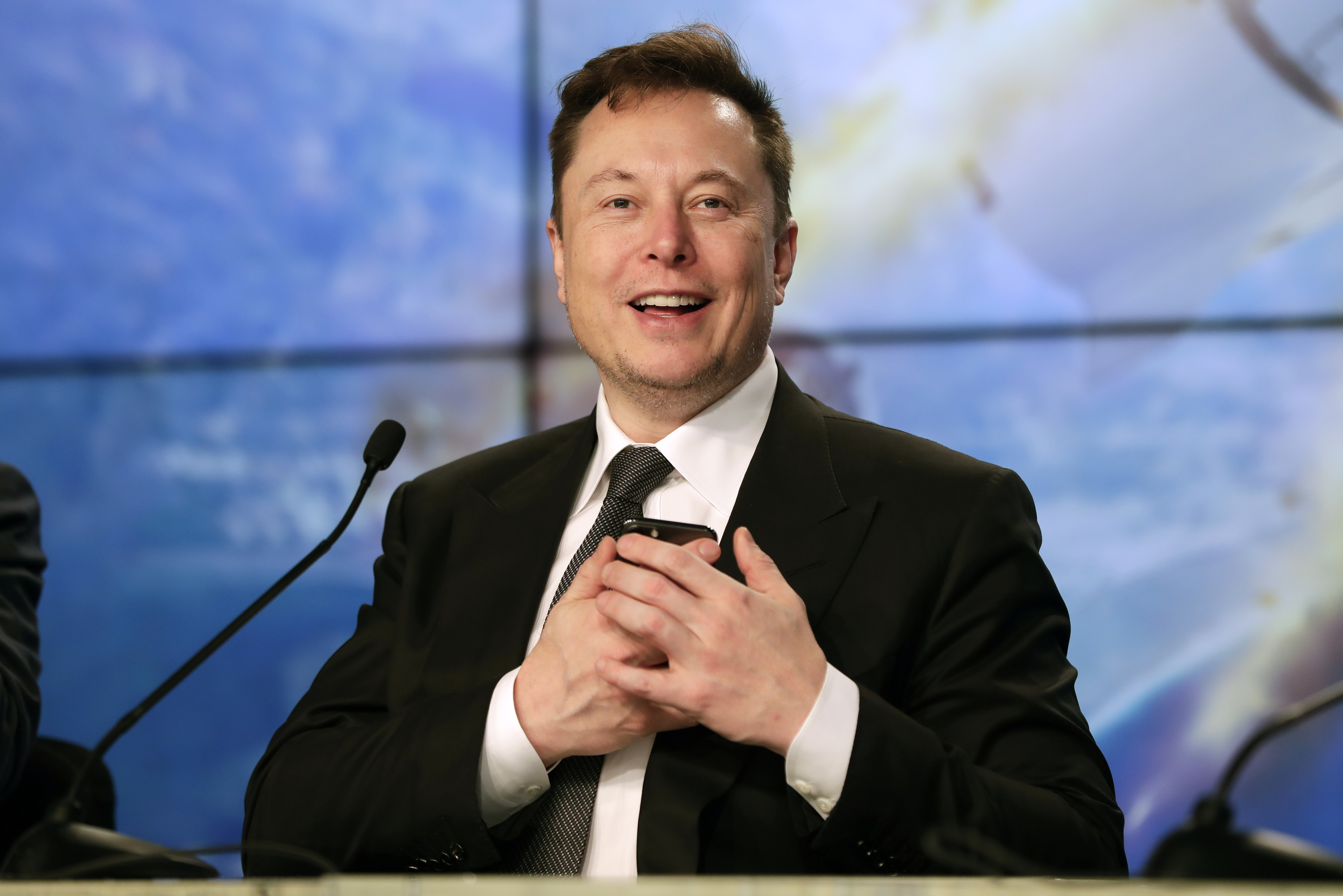 Elon Musk durante una conferencia
