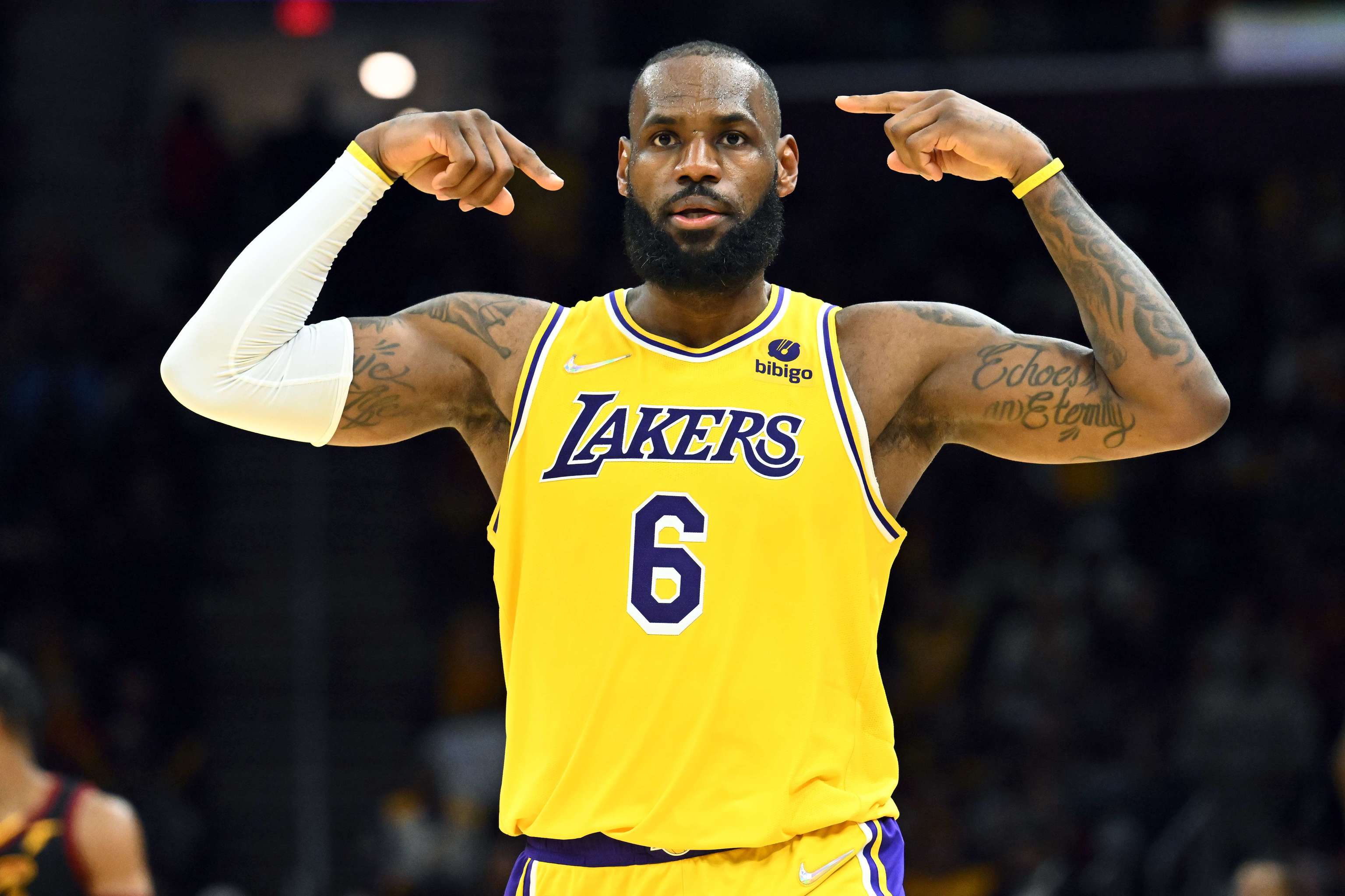 LeBron James renueva con los Lakers por dos años y 97.1 millones