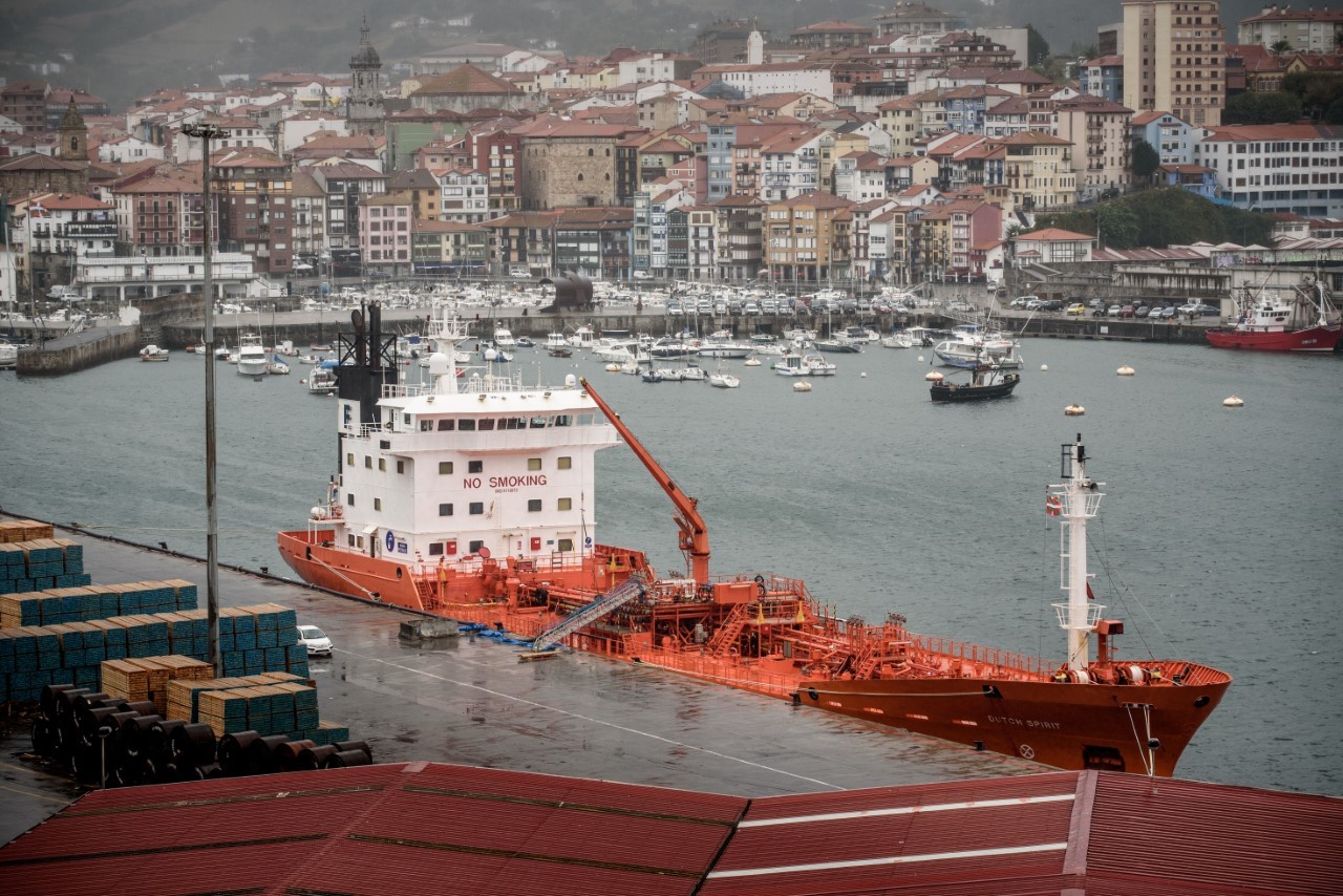 Un barco trasladará cada dos días 4.000 metros cúbicos de agua desde Bilbao a Bermeo mientras dure la sequía