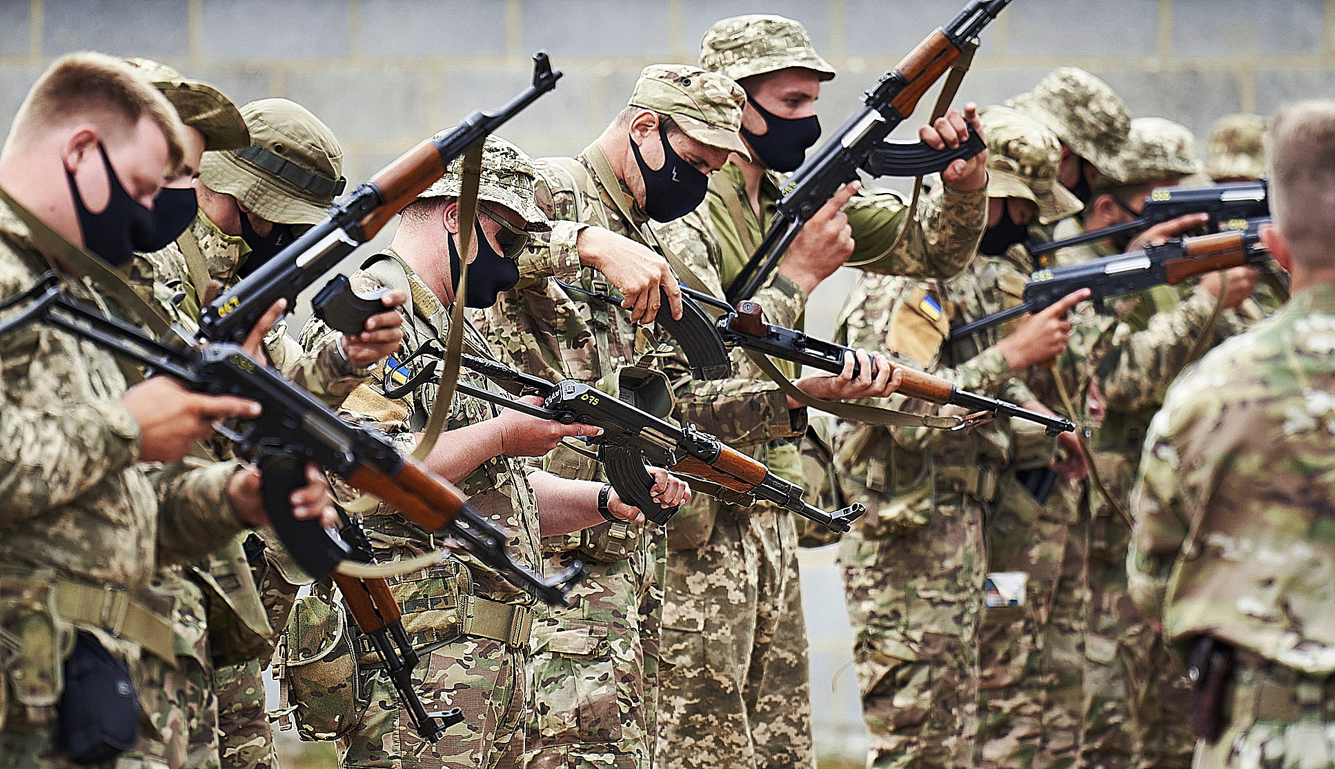 Adiestramiento de reclutas ucranianos en el Reino Unido.