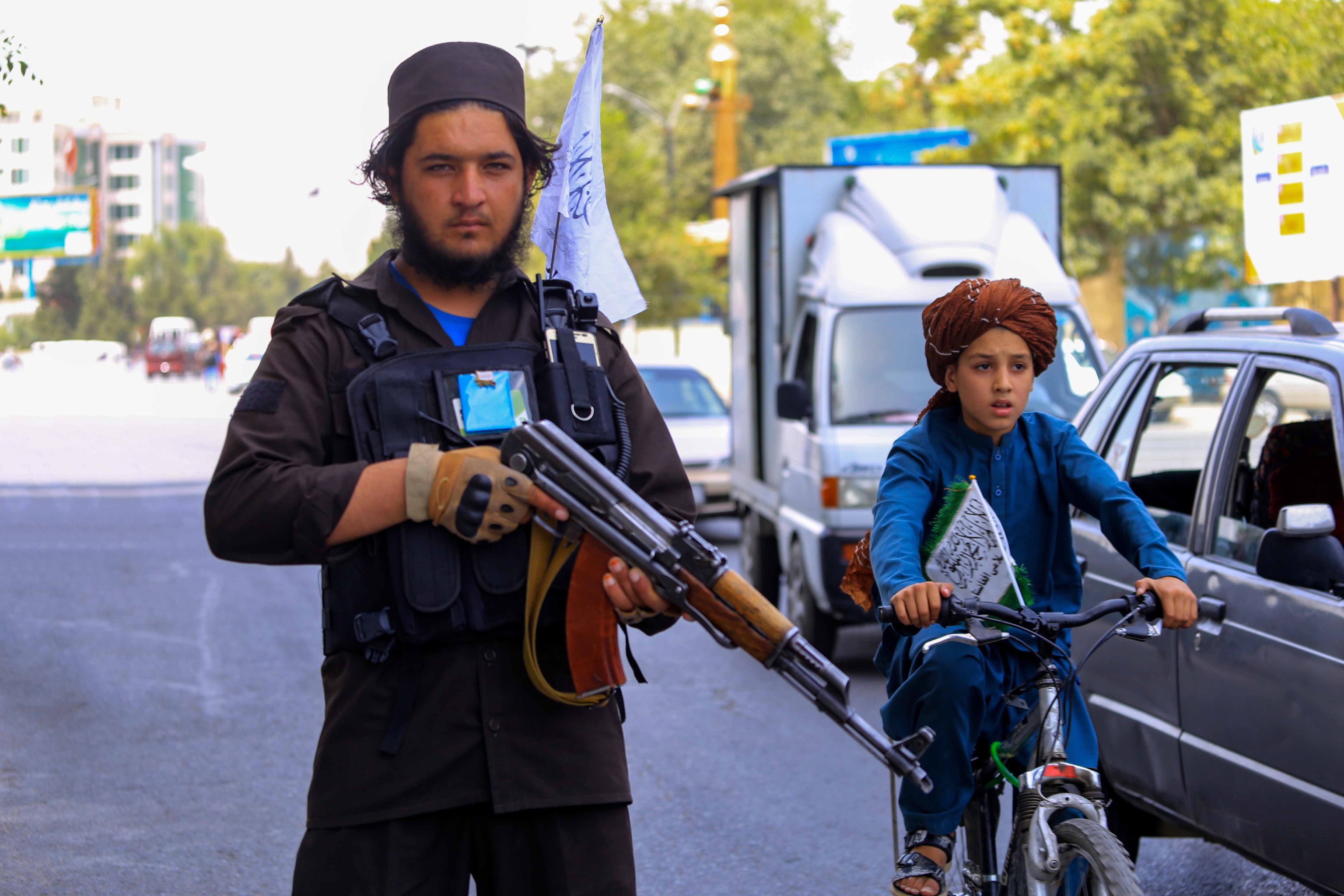 Un talibn, en una calle de Kabul.
