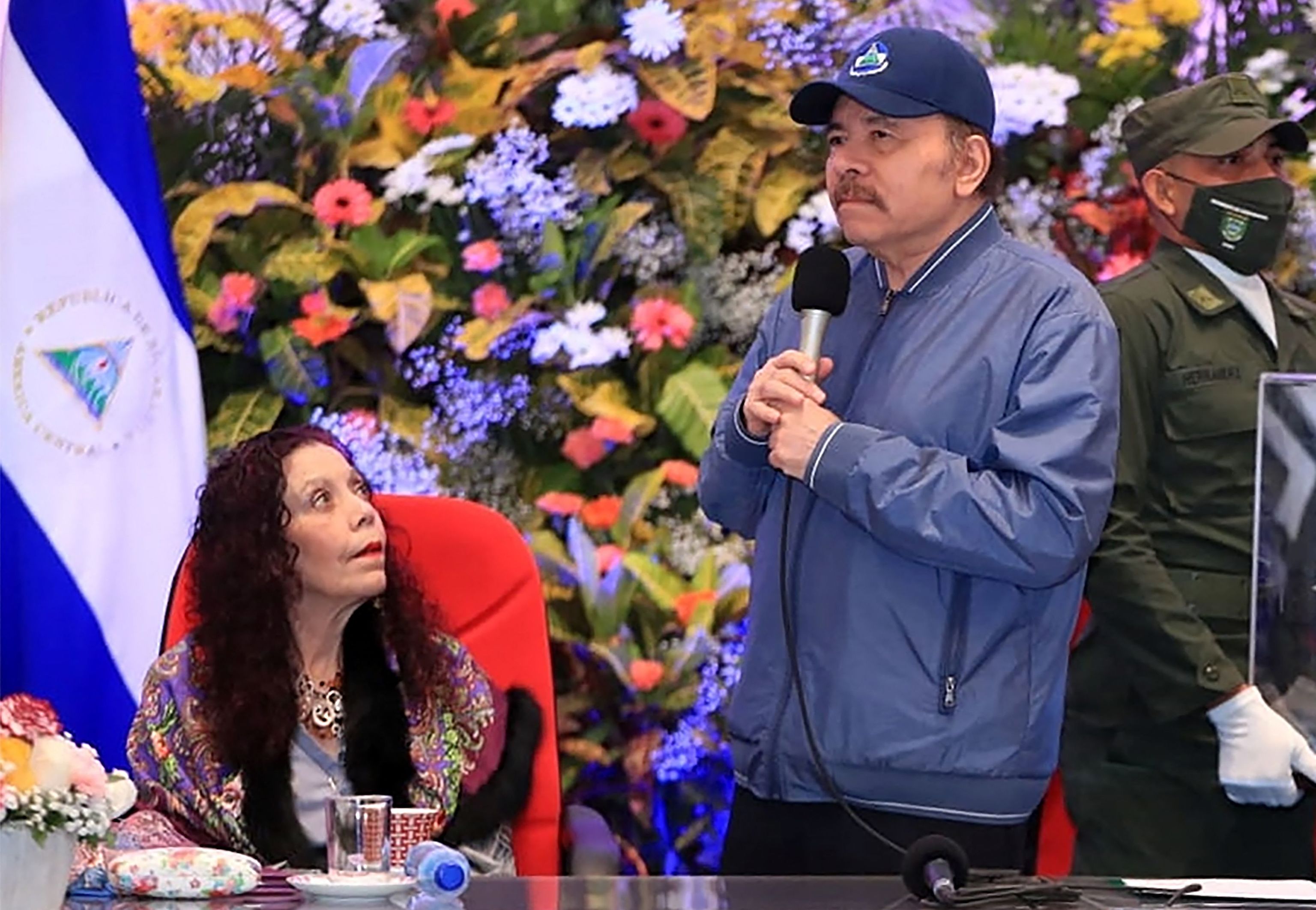 El presidente nicaragüense Daniel Ortega junto a su mujer, Rosario Murillo.