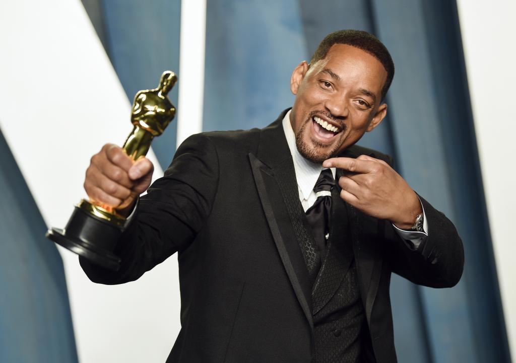 Will Smith posa con su premio durante la ltima gala de los Oscar.