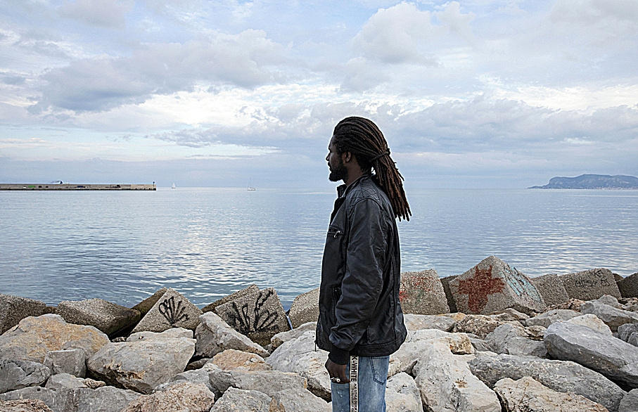 Cheij Sene, activista senegals que pas dos aos en la crcel, en Palermo.