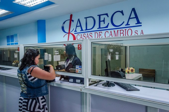 Cuba anuncia que empezará a vender dólares a los ciudadanos para crear un mercado de divisas