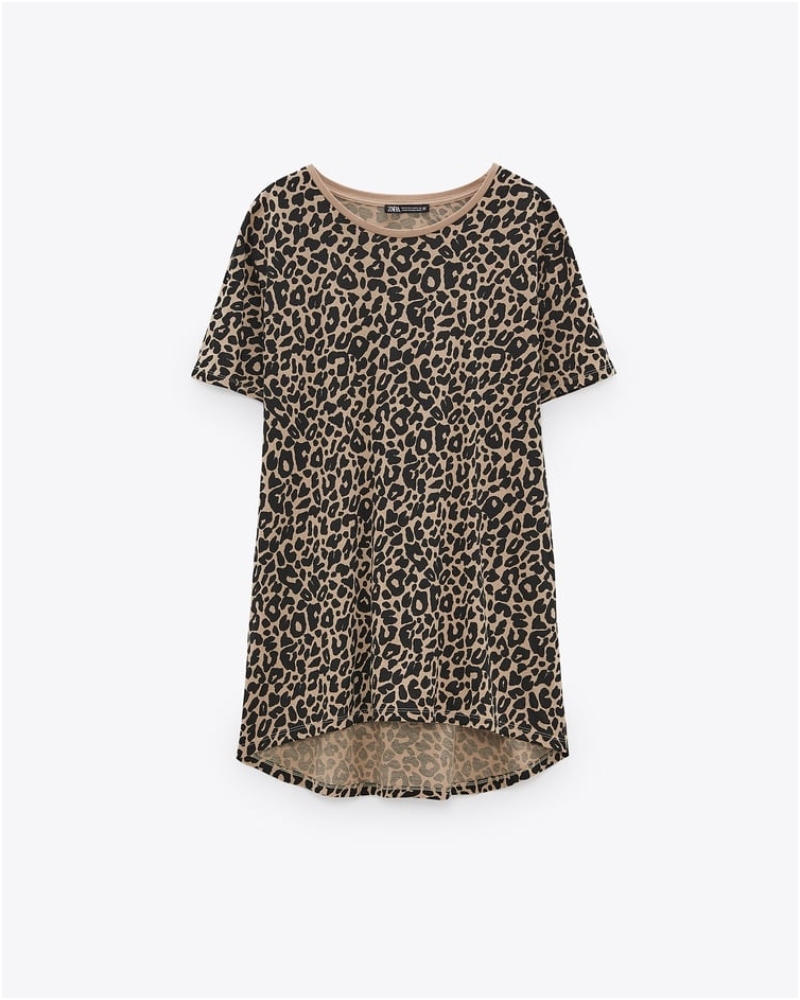 ALT: Camiseta bsica animal print de Zara