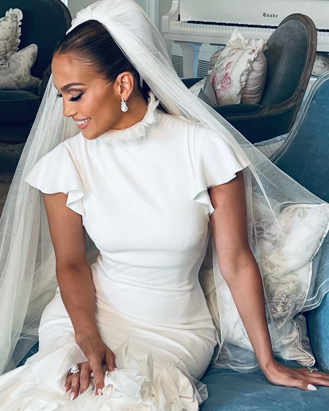 Jennifer Lopez, primer lugar en el ranking de los vestidos de novia más  caros de la historia | Actualidad