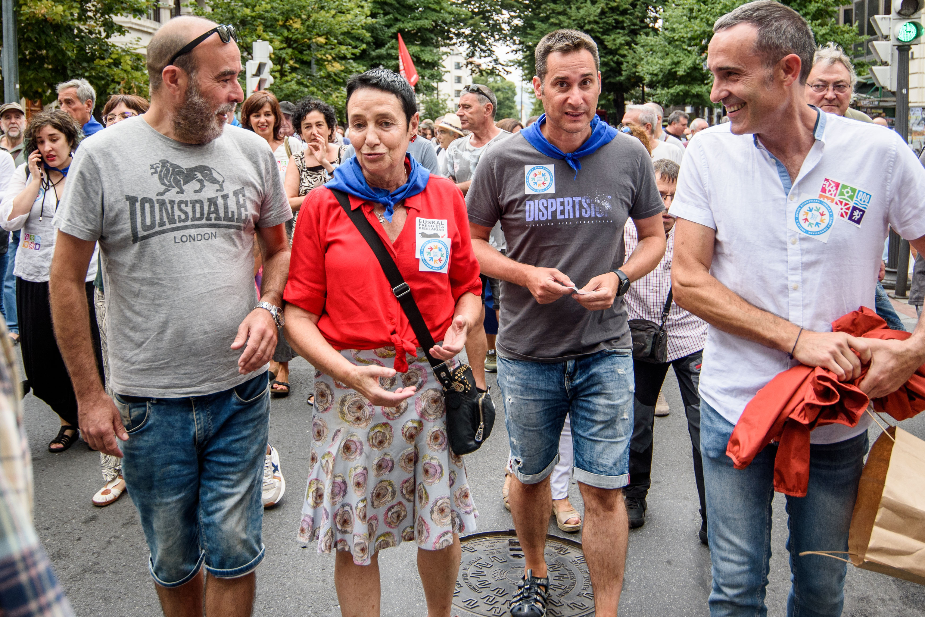 Jone Goirizelaia, Iker Casanova y Julen Arzuaga durante la marcha para reclamar la "vuelta a casa" de todos los presos de ETA celebrada en Bilbao.