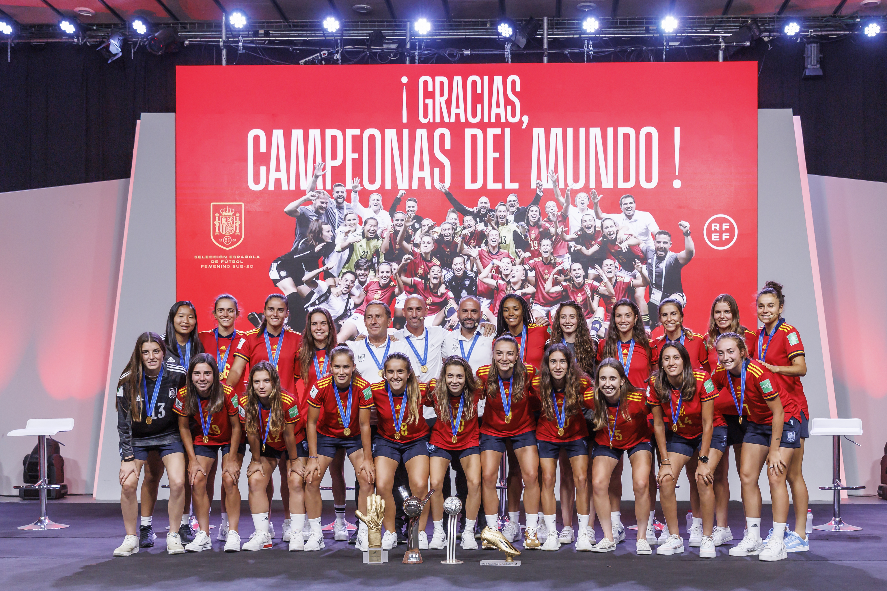 escarabajo asentamiento Chillido Mundial 2022 Qatar: La fiesta de las chicas de la selección española  sub'20: "Esta sensación es inexplicable" | Mundial 2022