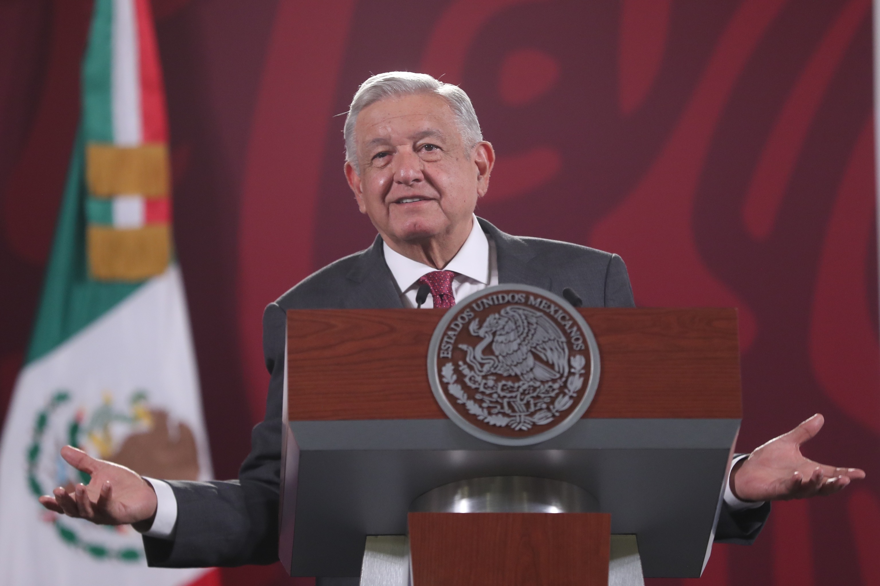 López Obrador presume de políticas sociales y tacha de «amarillistas» a quienes critican su gestión