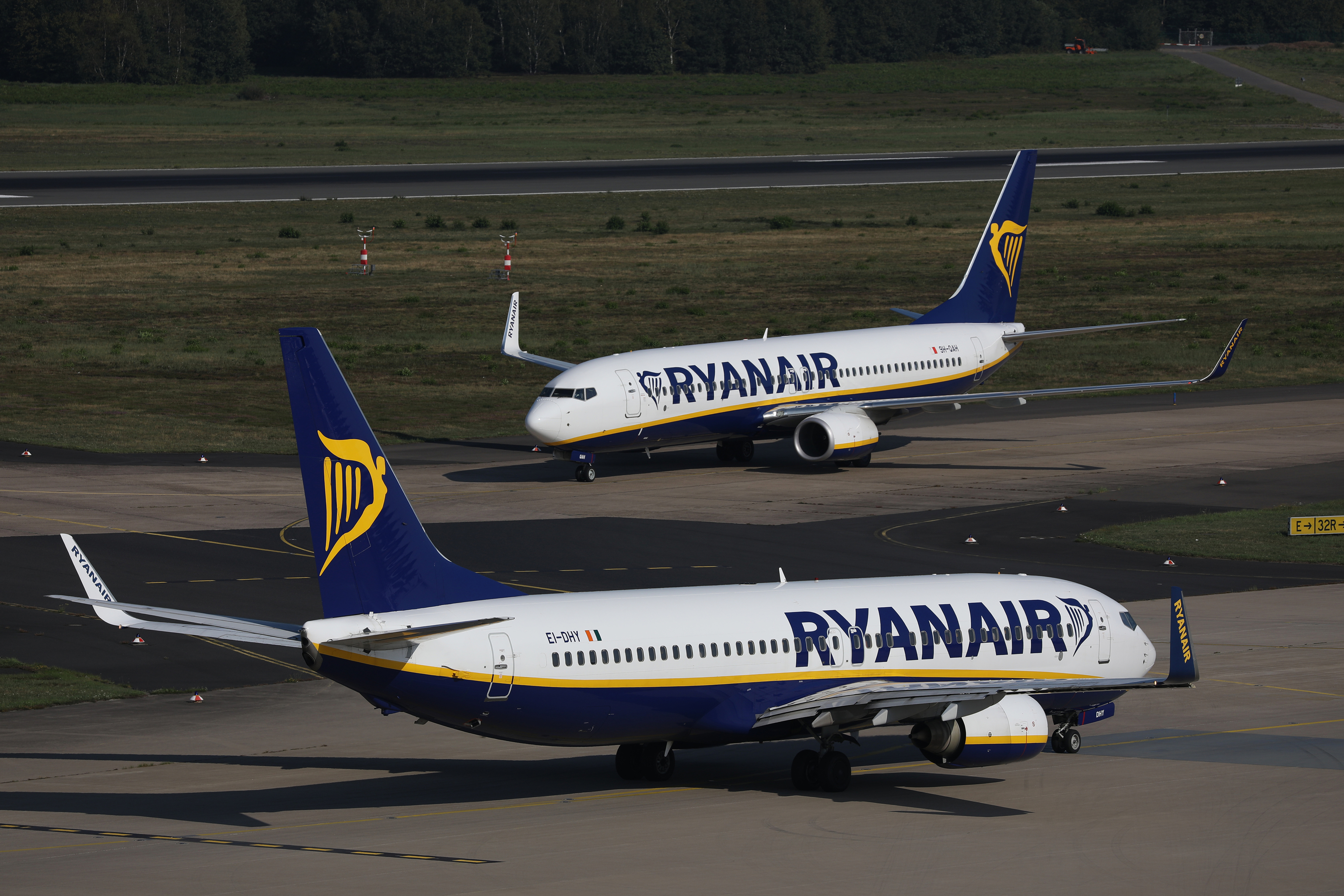 Aviones de la compañía Ryanair en un aeropuerto.