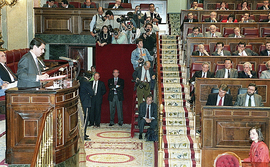 19 de abril de 1994, fecha de la memorable intervencin de Aznar y su "Vyase, seor Gonzlez".