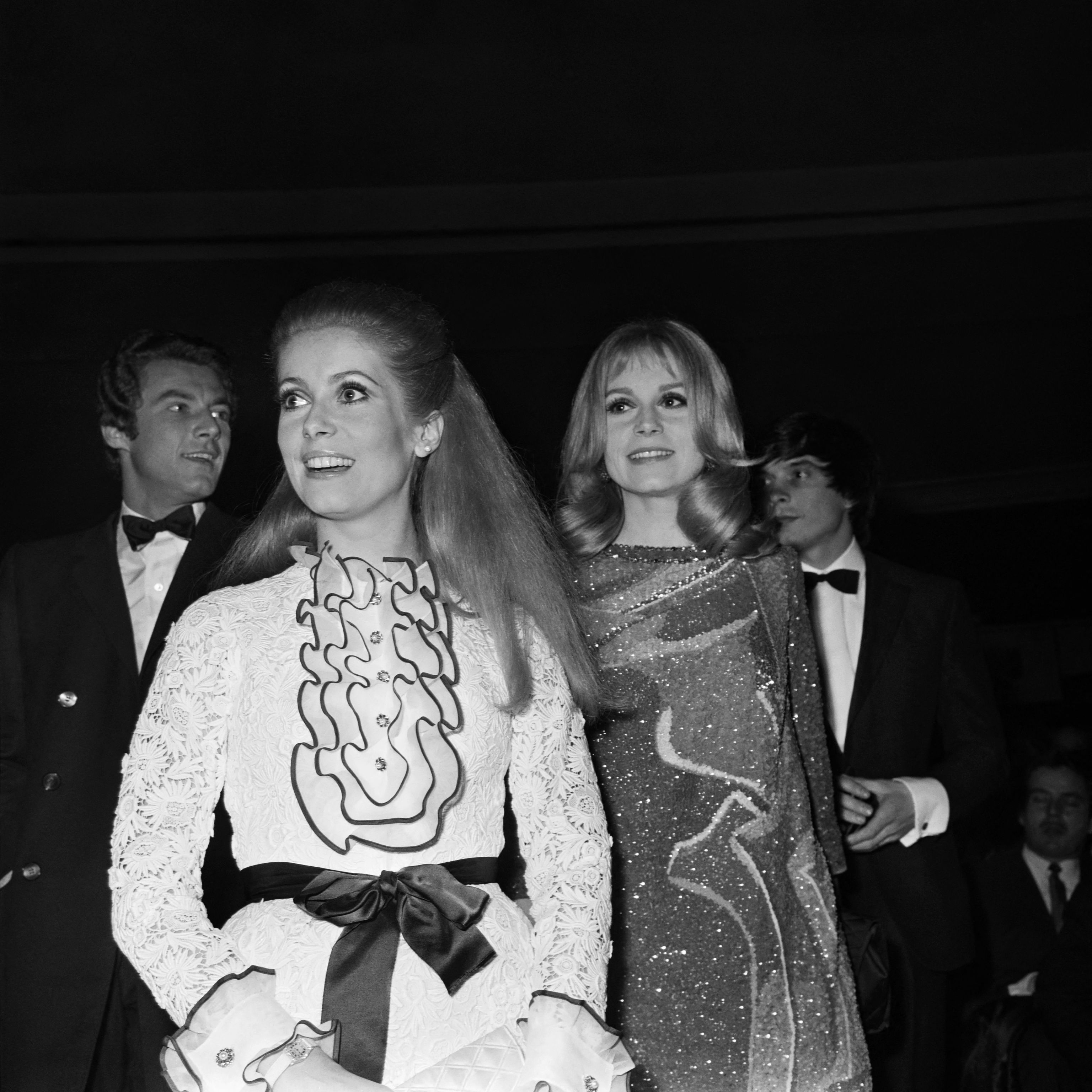 Catherine Deneuve y su hermana, Franoise Dorleac, en el estreno en 1967 de 'Les Demoiselles de Rochefort'.