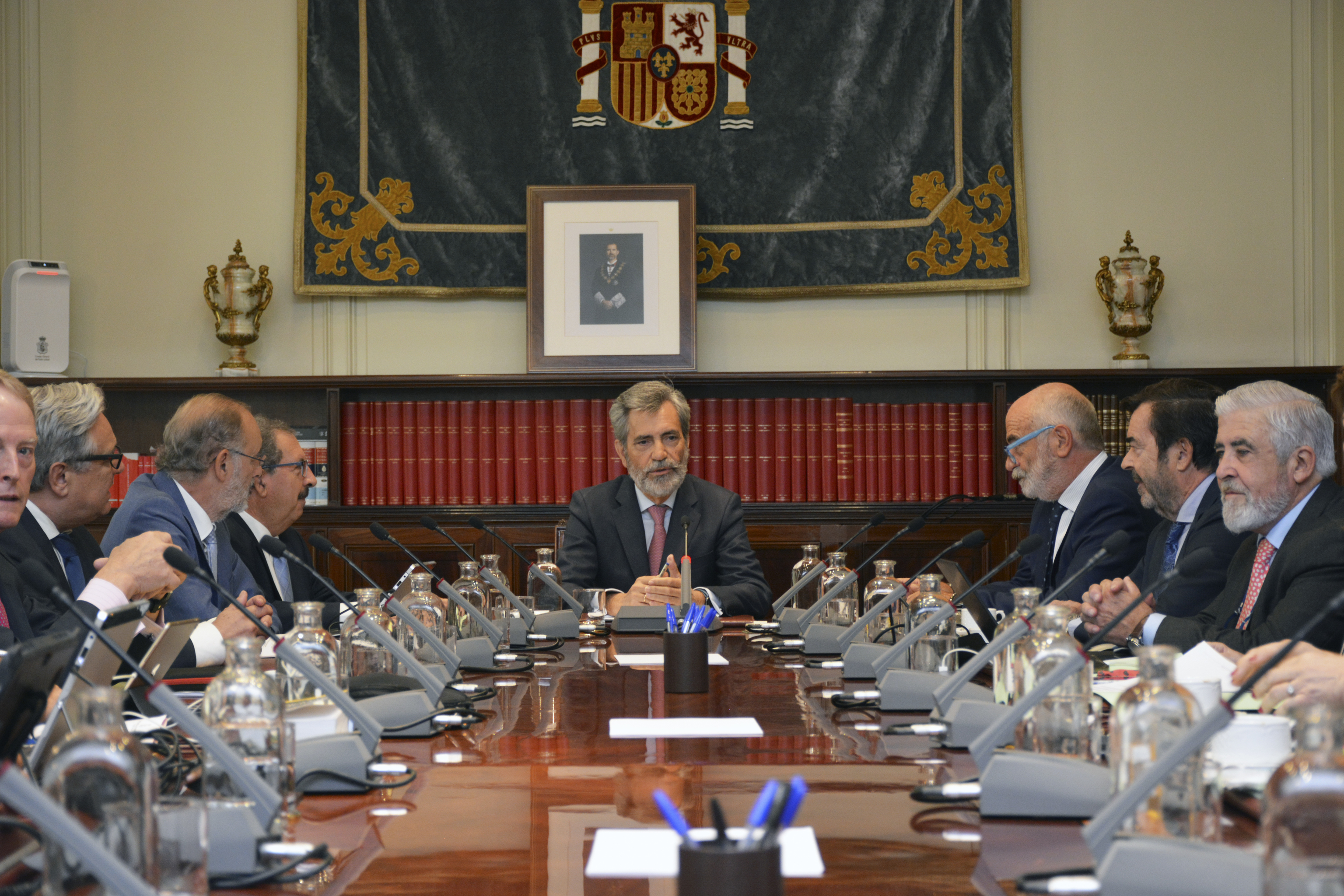 Carlos Lesmes (centro), durante el Pleno extraordinario del CGPJ convocado ayer jueves.