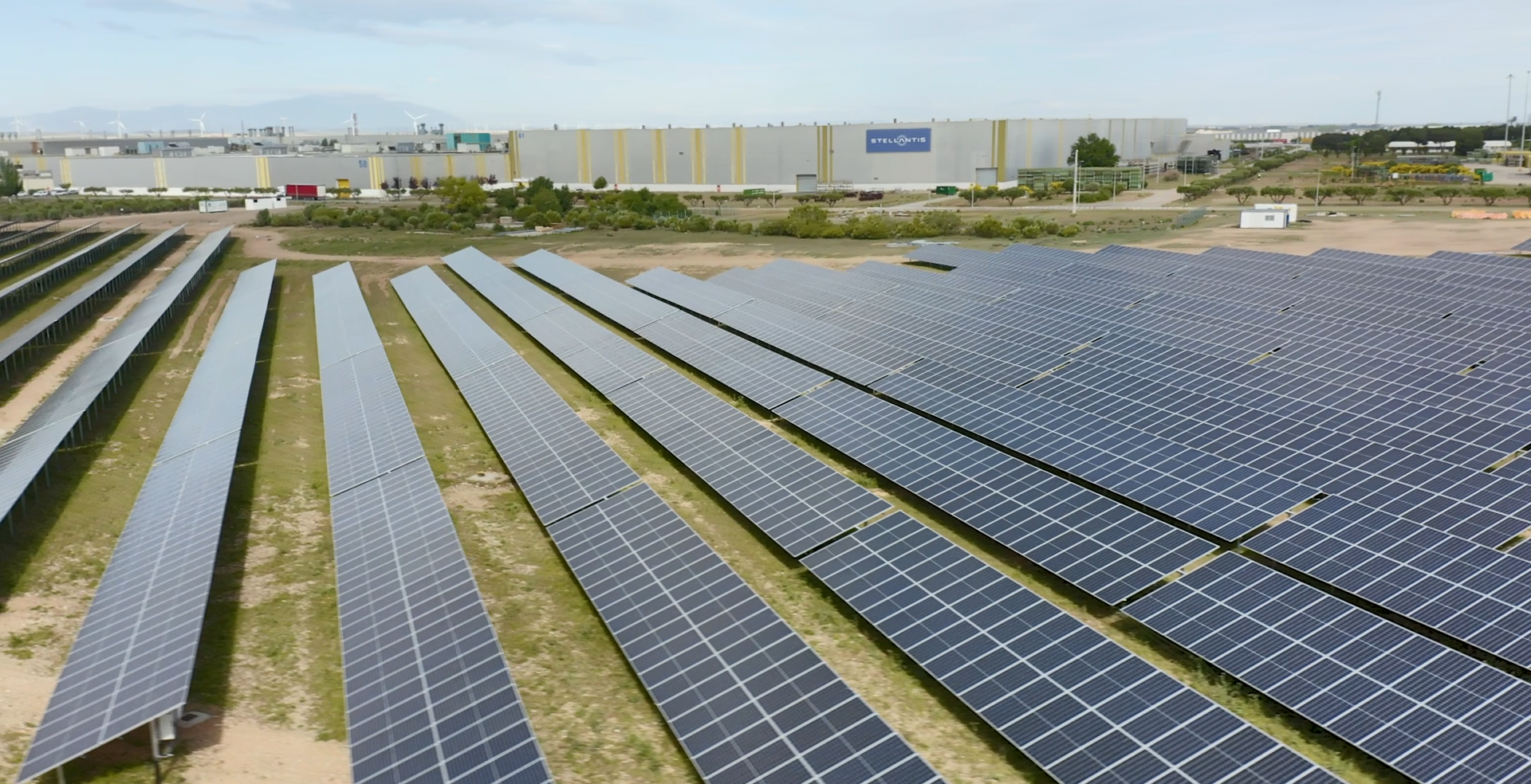 En total, se instalarán casi 35.000 paneles solares