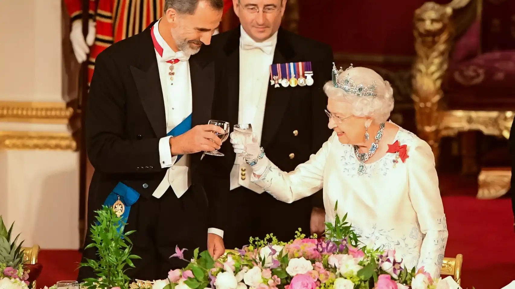 El Rey Felipe VI e Isabel II, en 2017, en Londres.