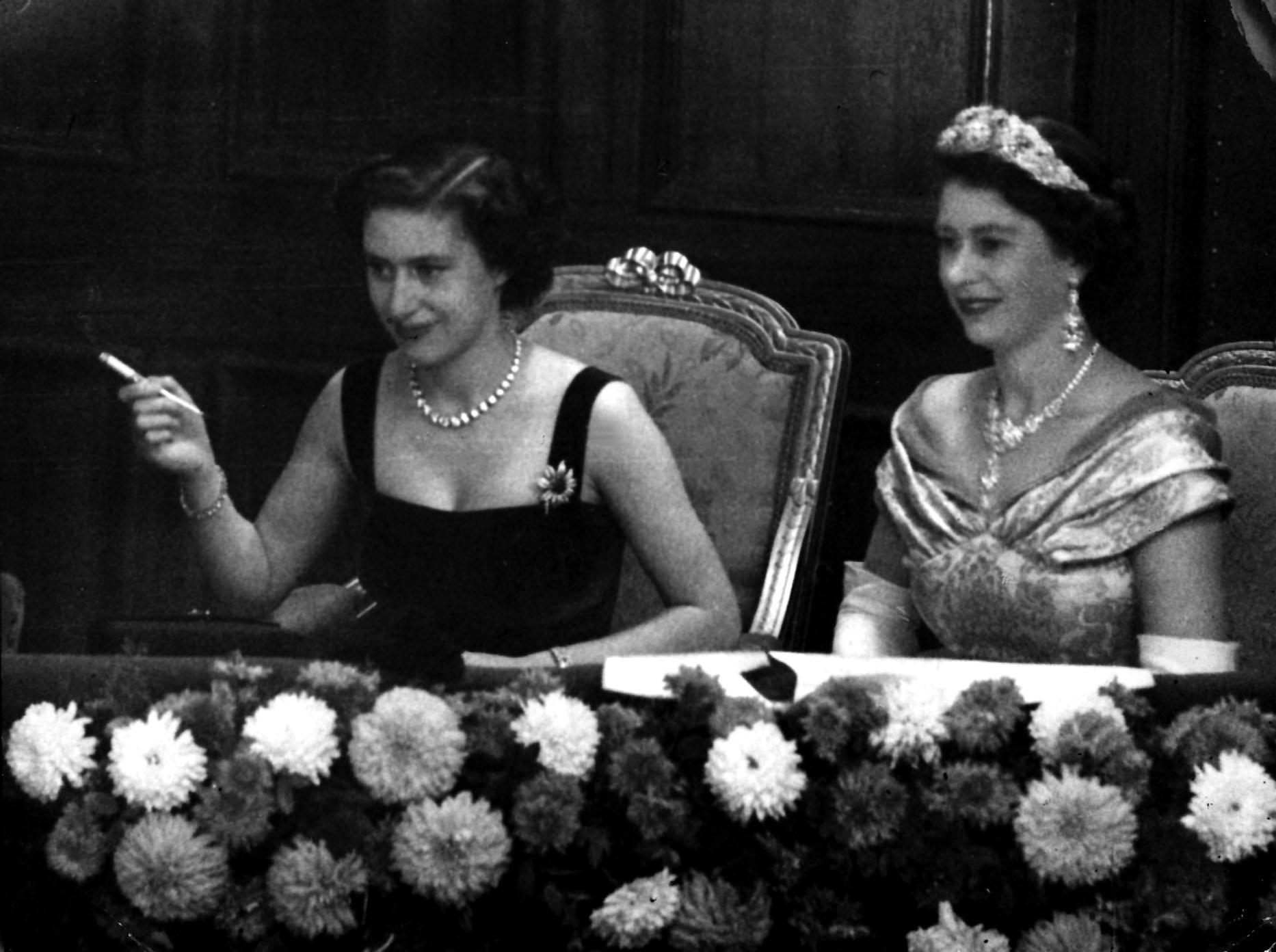 La reina Isabel y su hermana en una imagen de 1952.