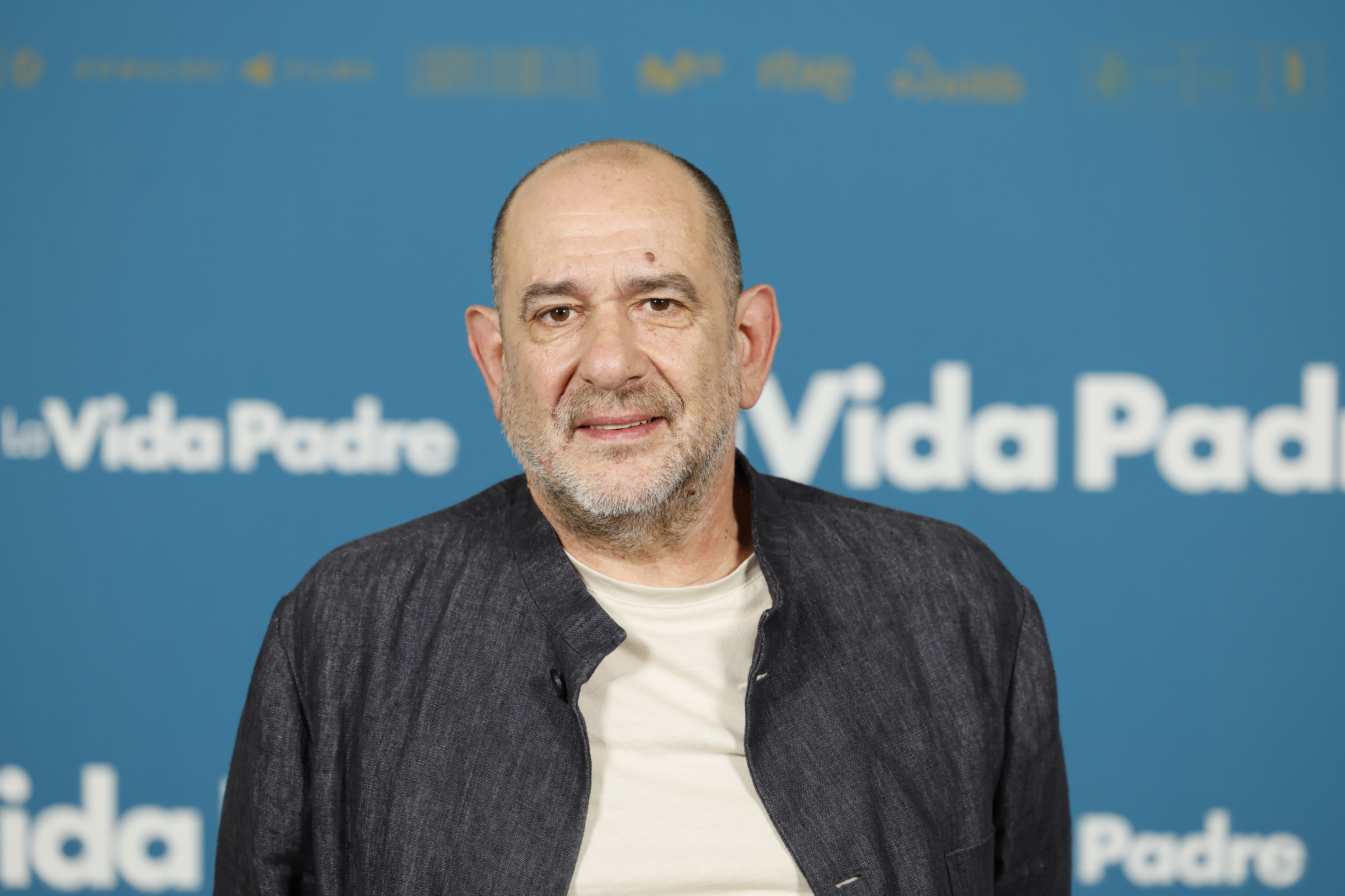 El actor Karra Elejalde, en el photocall de 'La vida padre', en Madrid.