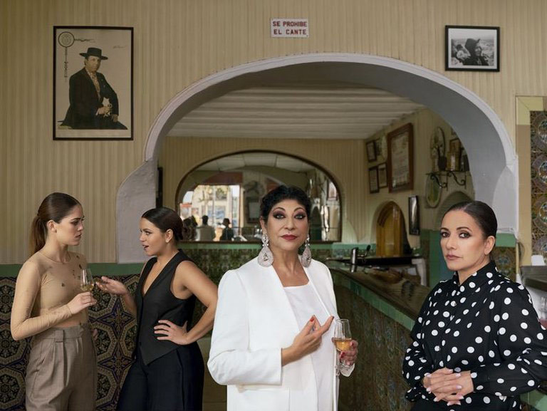 El cartel de la Bienal con cuatro bailaoras: con Manuela Carrasco en el centro y Eva Yerbabuena, a la derecha. A la izquierda, Patricia Guerrero y María Moreno.