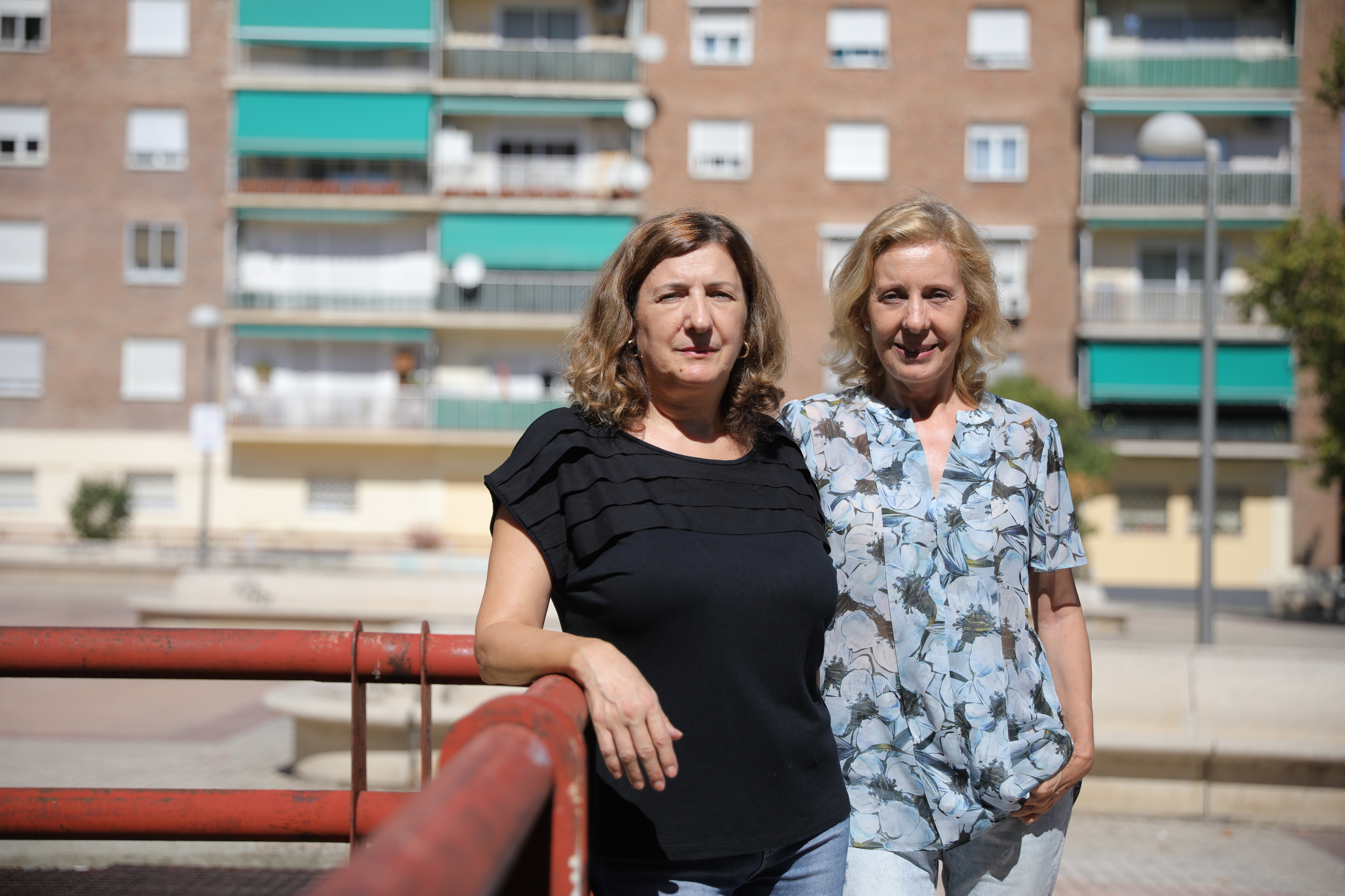 Mara Jos Prez y Pilar Prez, empleadas del servicio de atencin telefnica de Canal de Isabel II.