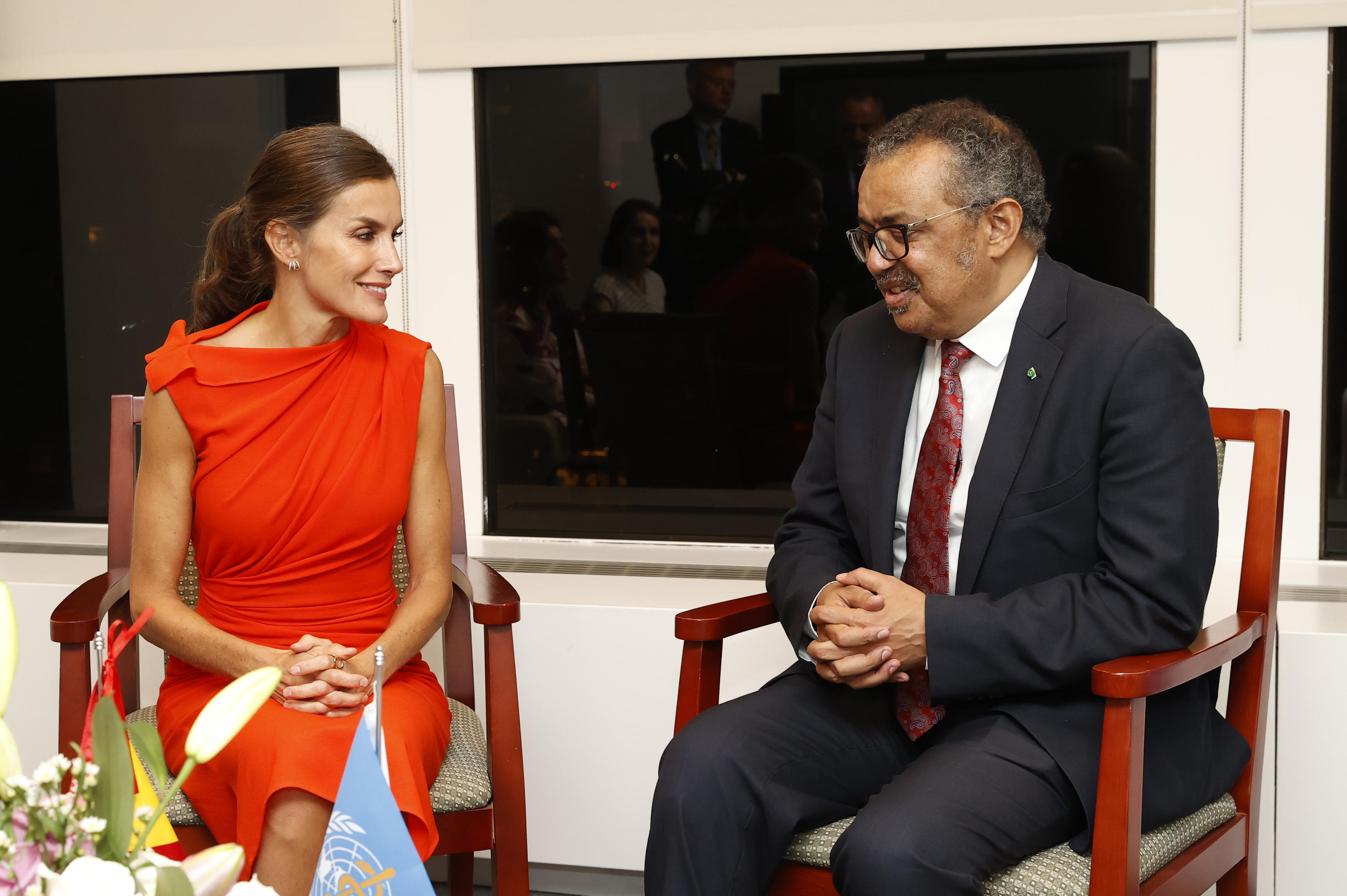 La Reina con Tedros Ghebreyesus, director general de la OMS.