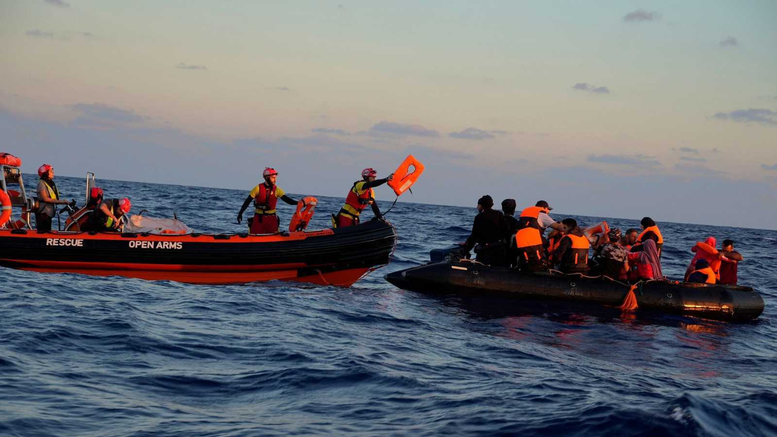 Al menos 61 muertos por el hundimiento de un barco con inmigrantes frente a las costas de Siria