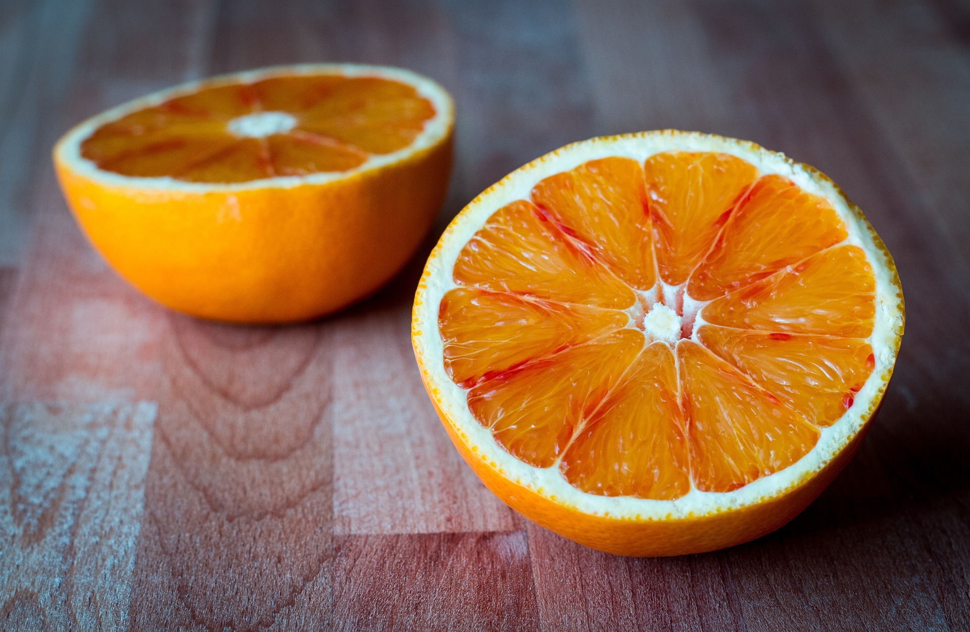 Dos mitades de una naranja.