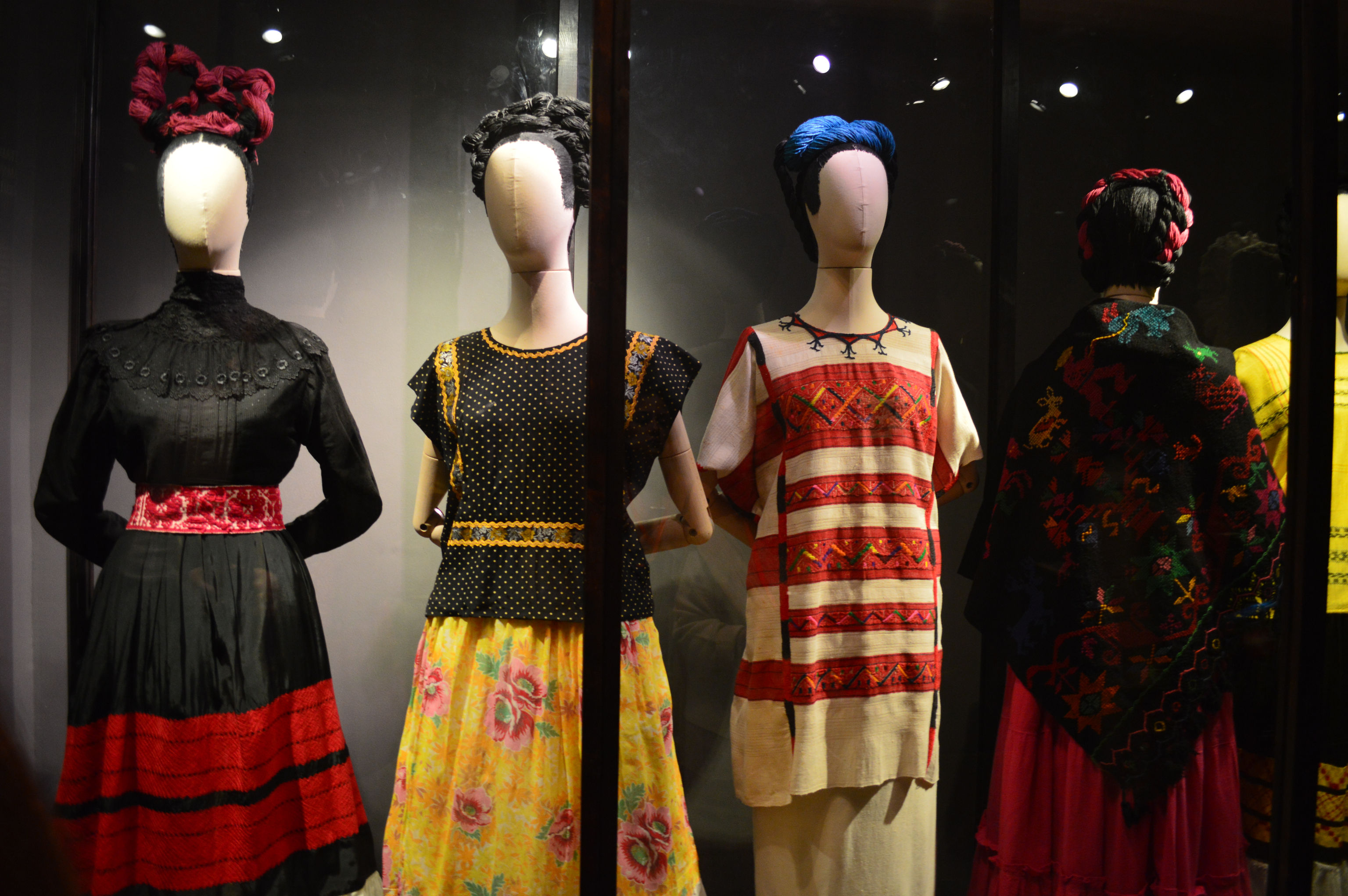 Frida Kahlo y la moda: mucho más que corsés y diademas de flores | Moda