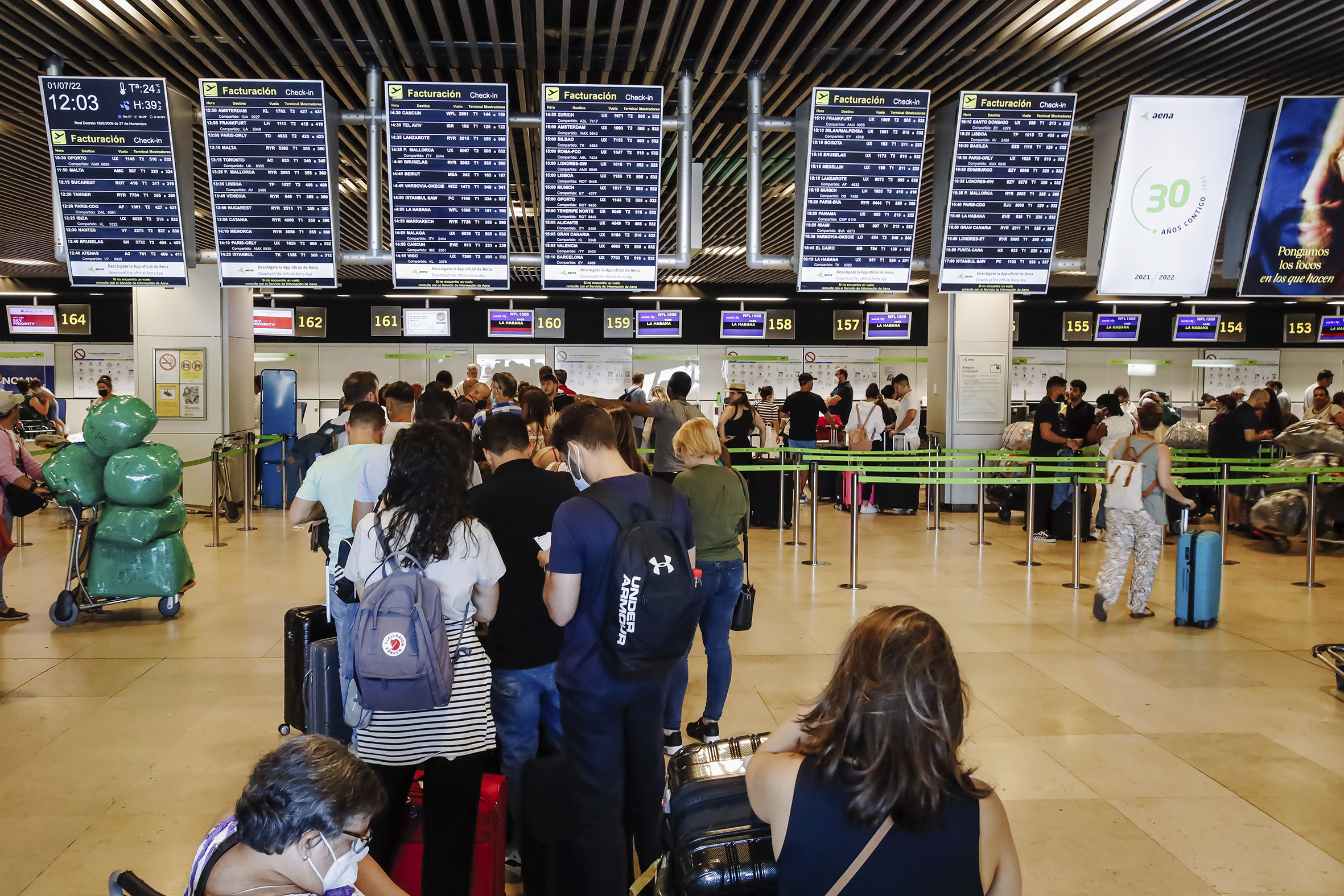 Pasajeros en la Terminal 1 del Aeropuerto Adolfo Surez Madrid Baraja