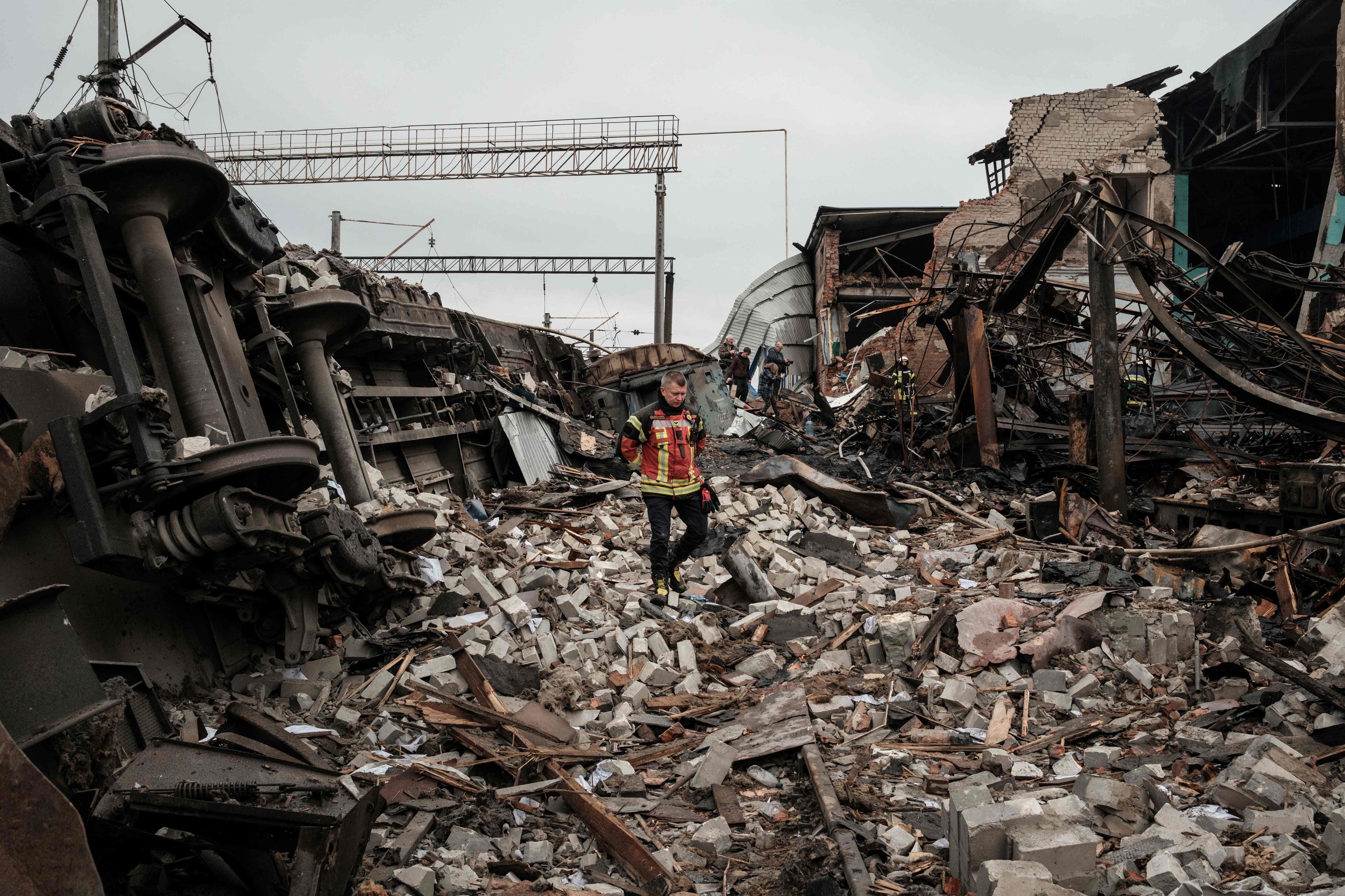 Destrucción causada por los bombardeos Jarkov (Ucrania).