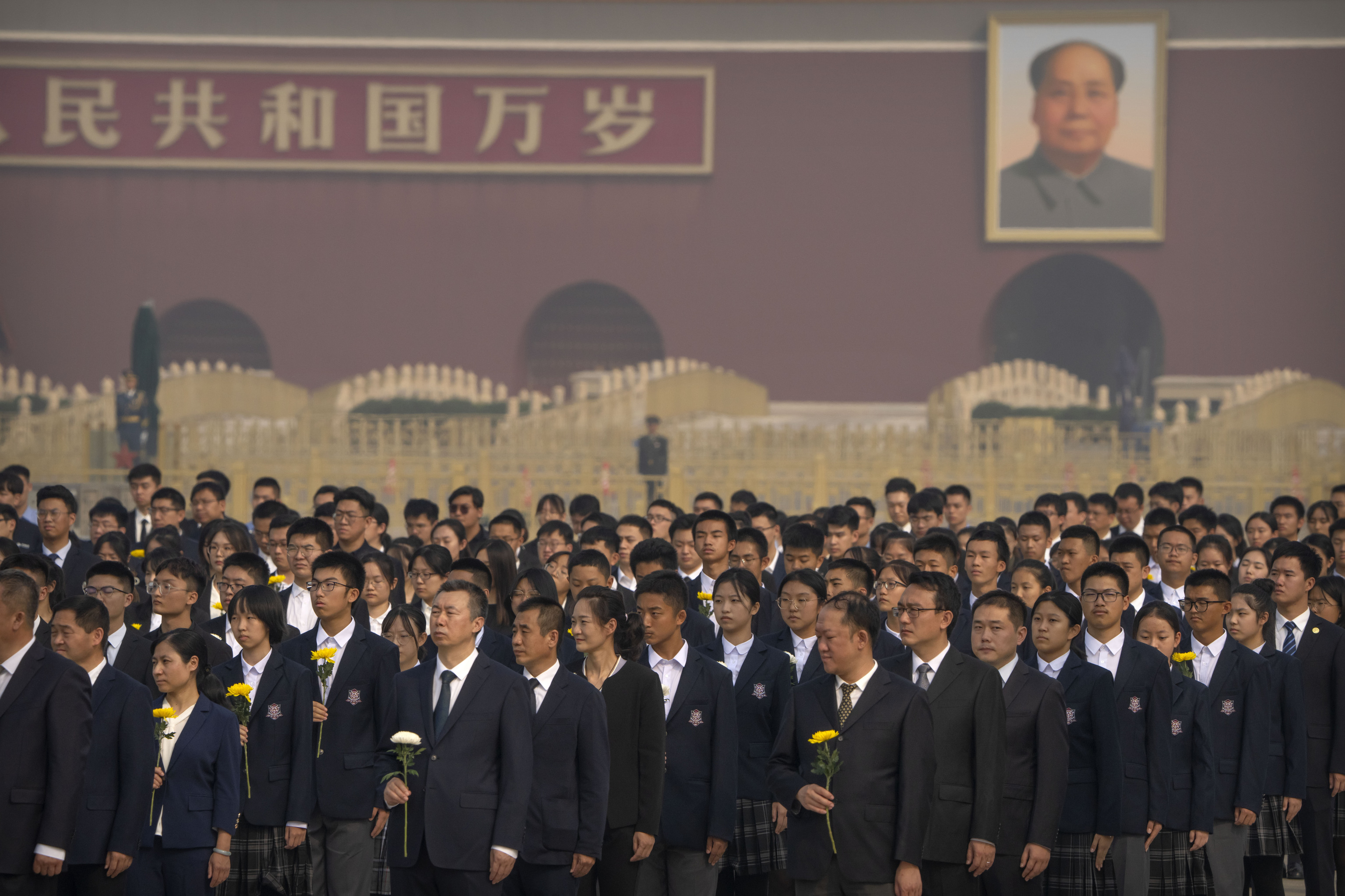 China da la bienvenida al mes del esplendor patriótico