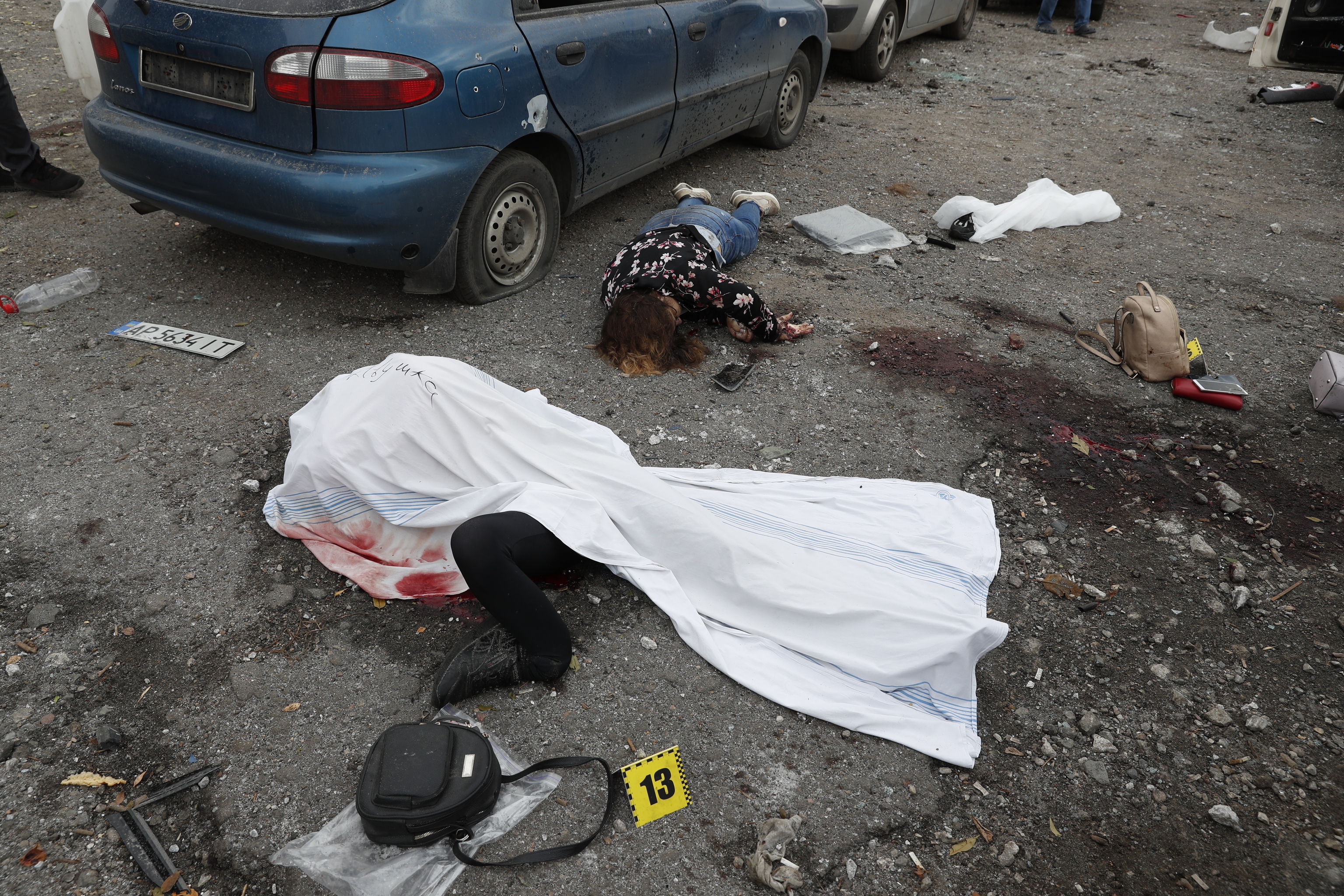 Dos cadáveres, tras un ataque ruso en Zaporiyia.
