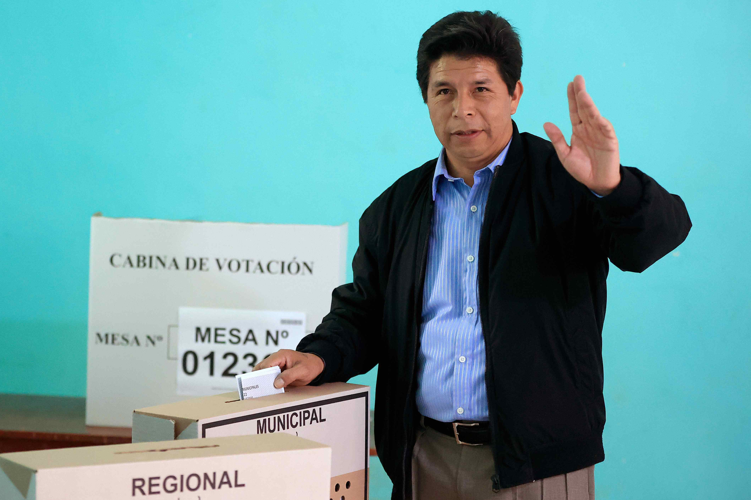 Perú castiga en las urnas al presidente Castillo y a Keiko Fujimori