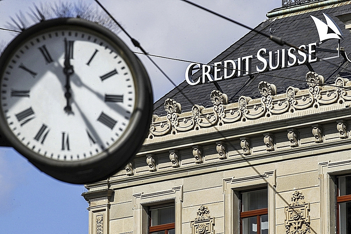 Escándalos, crisis y falta de credibilidad: la tormenta perfecta que amenaza a Credit Suisse y hace temer el contagio al sector